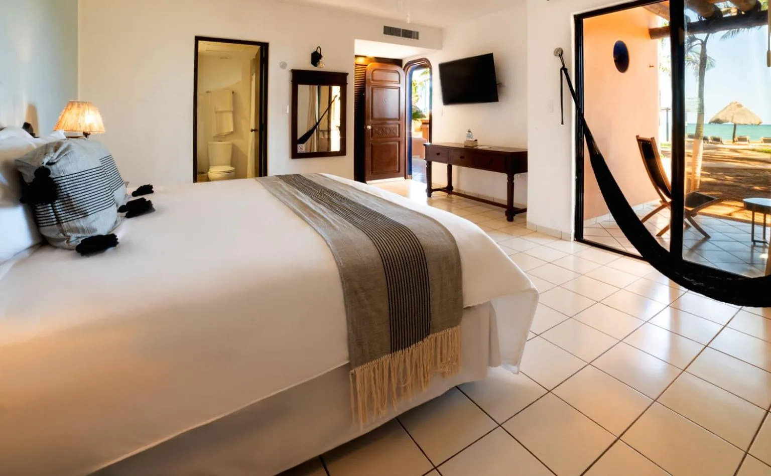 King Room with Sea View in Reef Yucatán All Inclusive & Convention Center