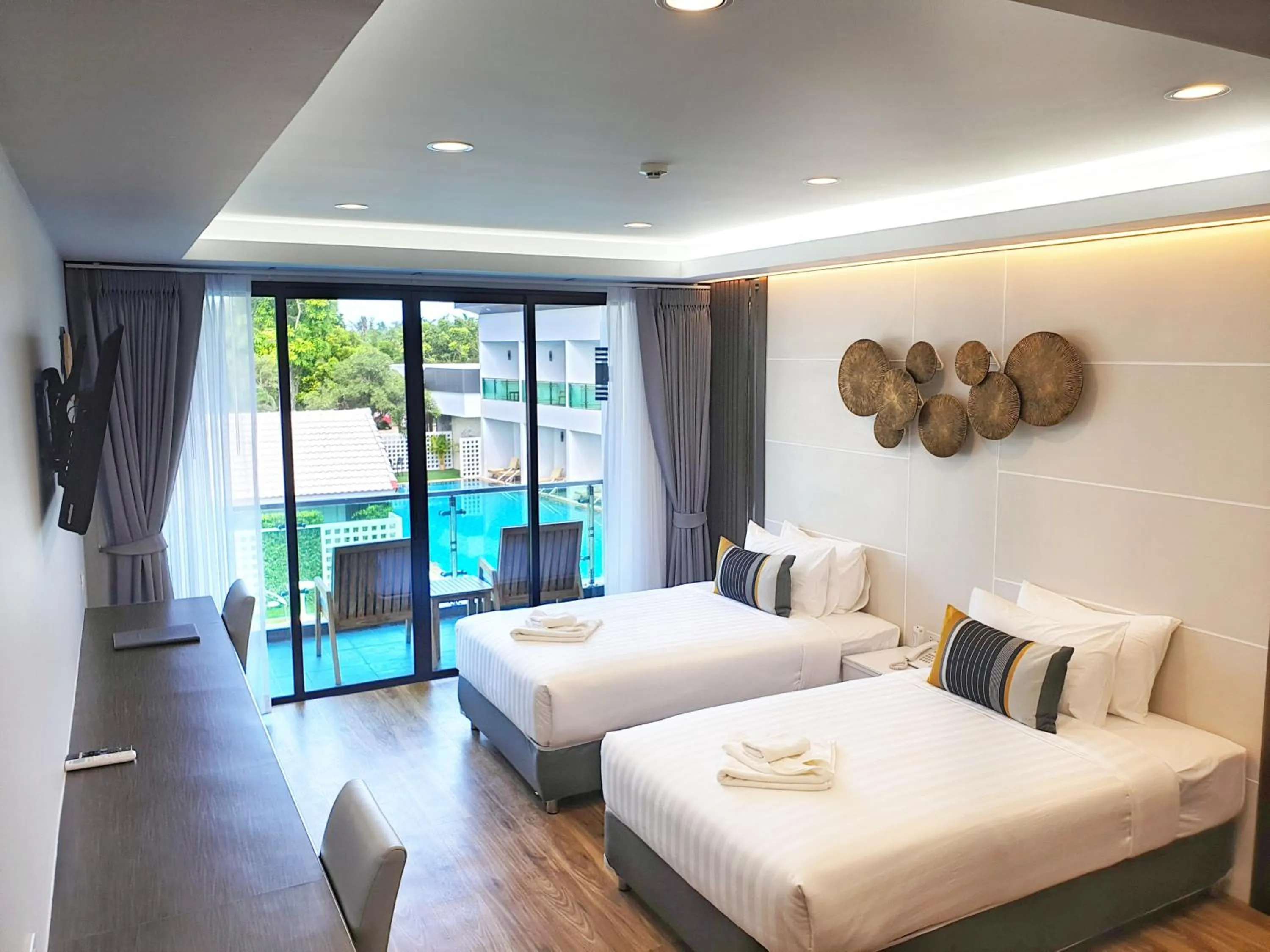 Deluxe Twin Room with Pool View in Chaolao Cabana Resort