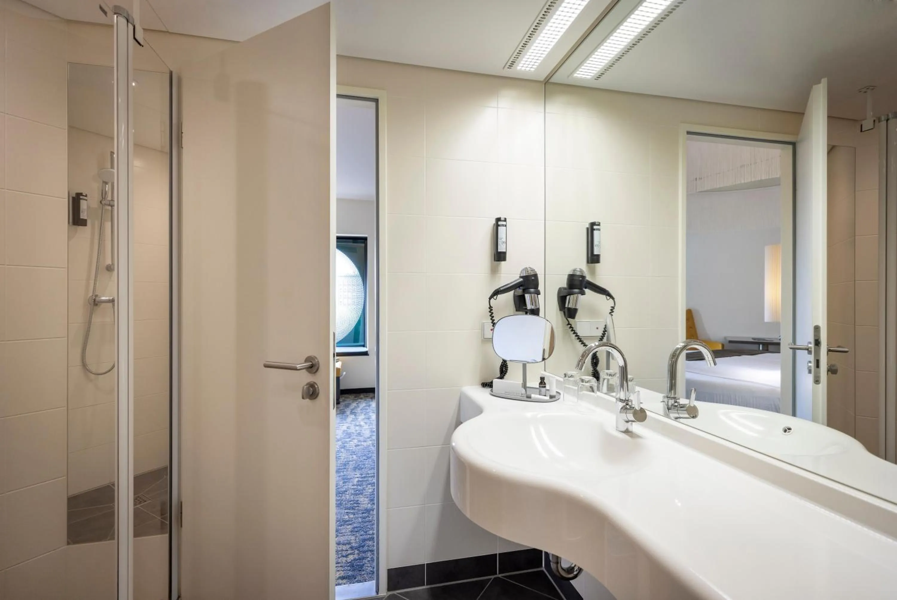 Deluxe Double Room - single occupancy in ARCOTEL Onyx Hamburg