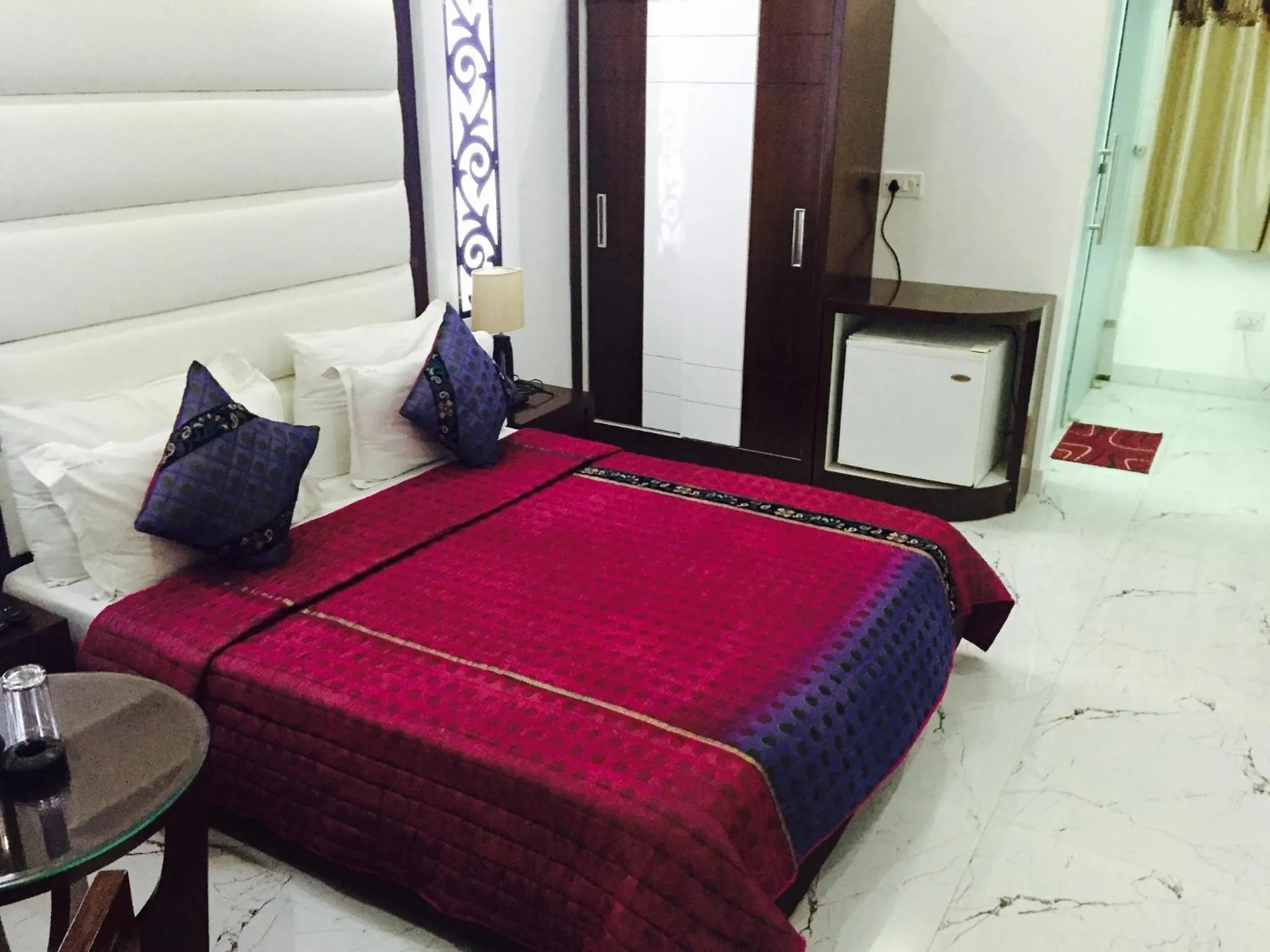 Deluxe Double Room (2 Adults + 1 Child) in Hotel Sun International