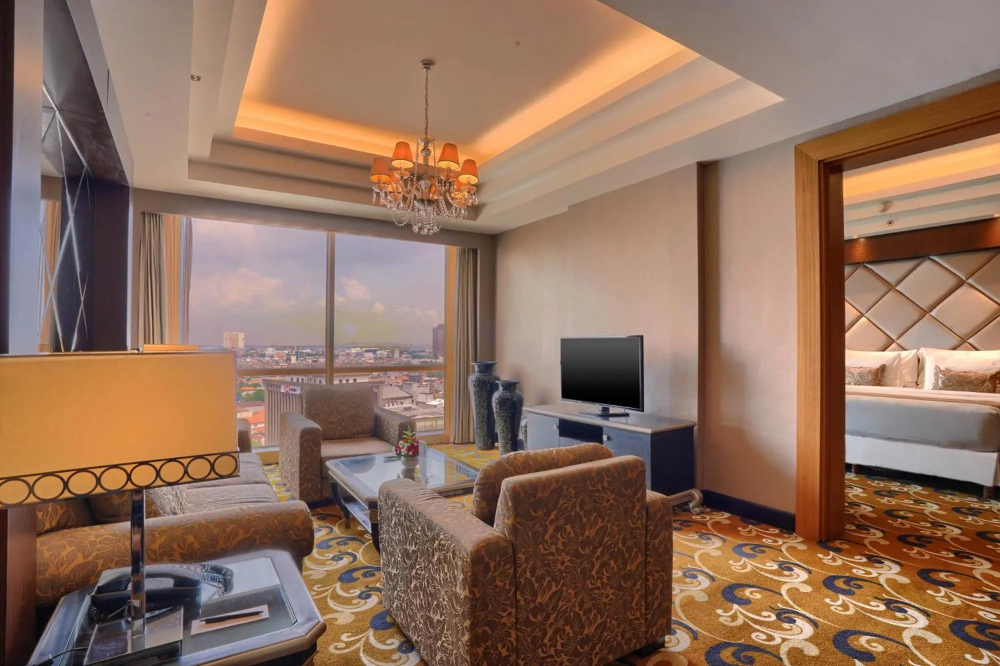Suite - Smoking in Wyndham Surabaya