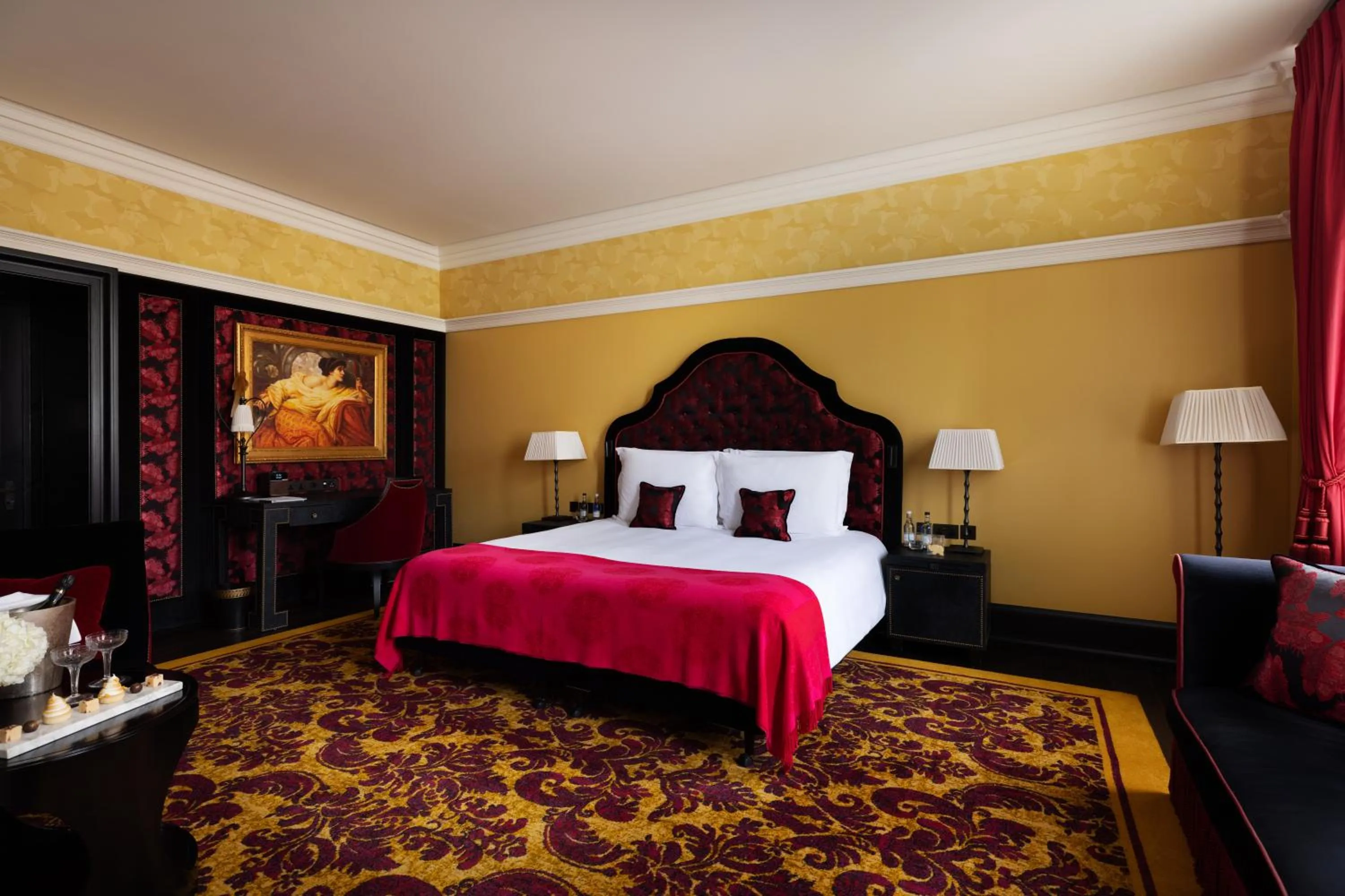 Junior Suite Bell Tower in L'oscar London