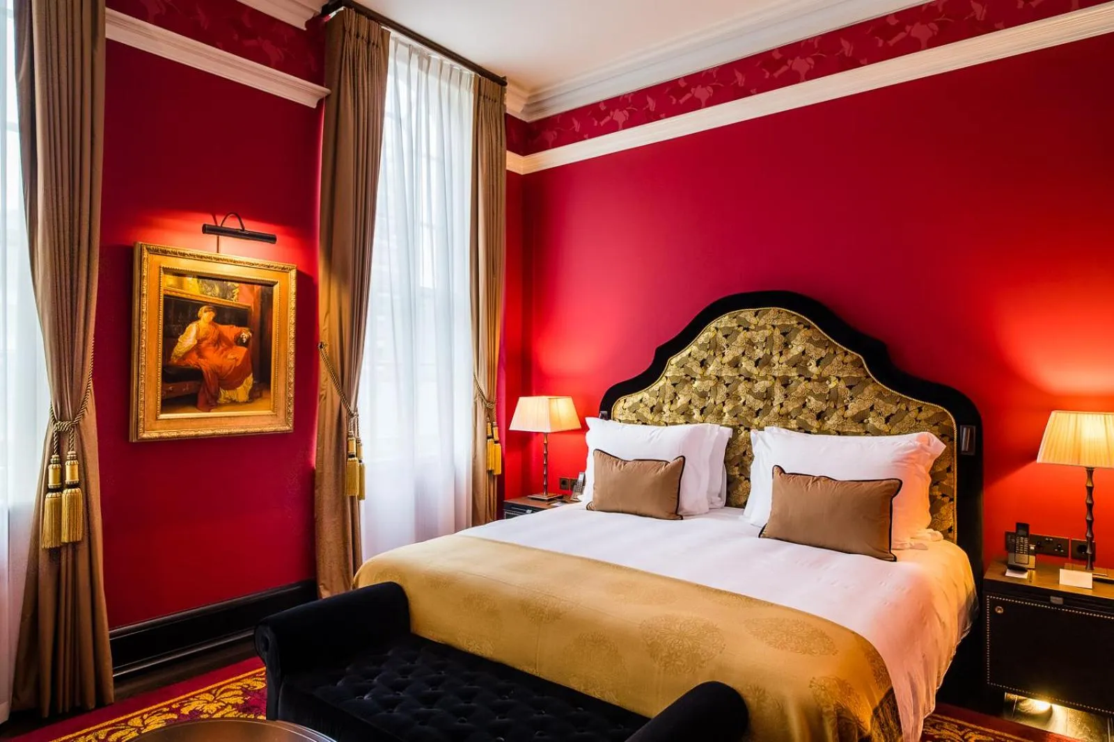 Superior Queen Room in L'oscar London