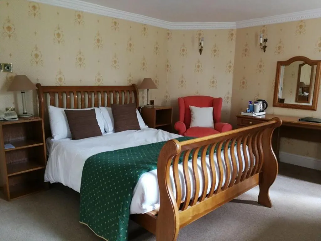 Double Room in Chiseldon House Hotel