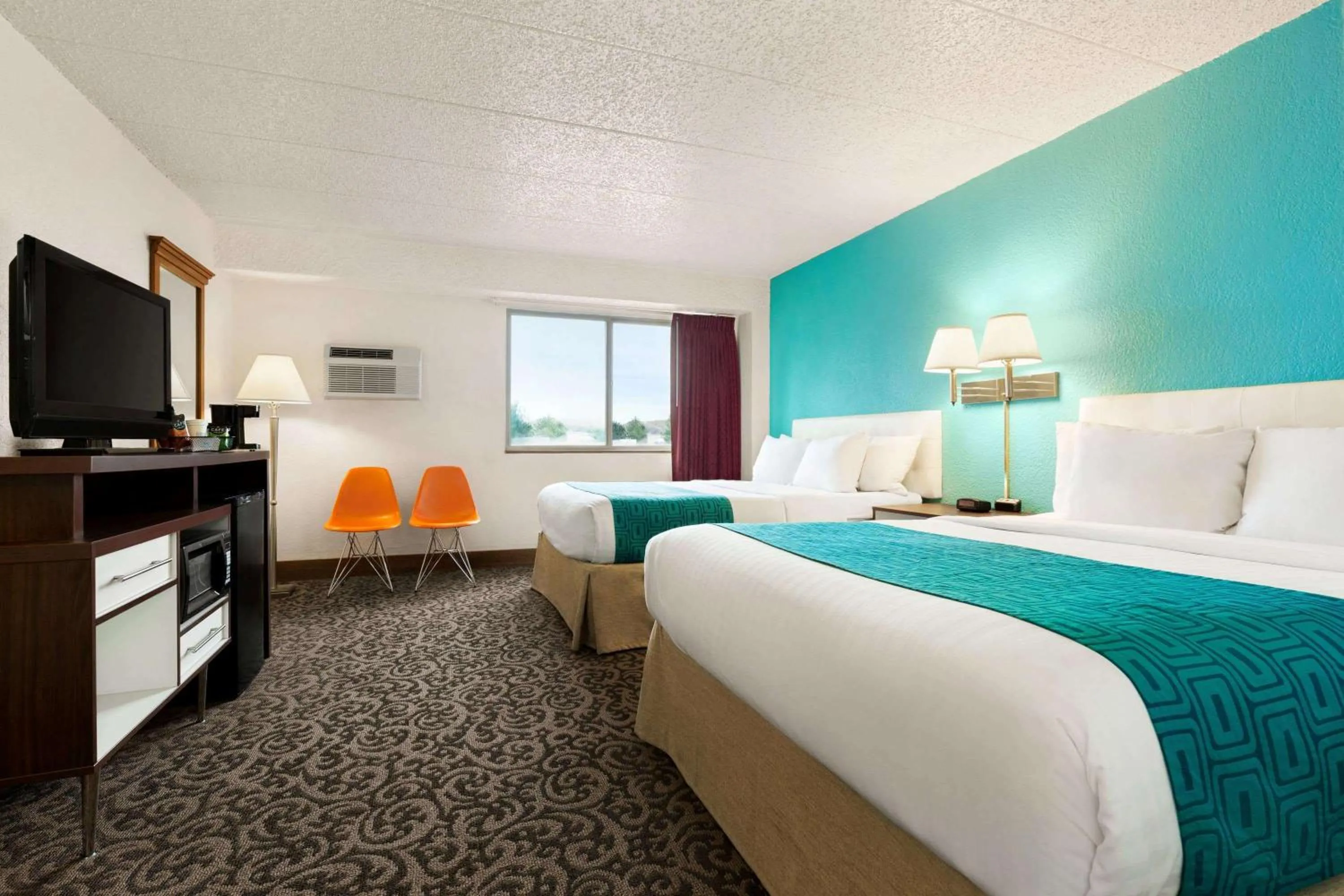 Queen Room with Two Queen Beds - Disability Access/Non-Smoking in Howard Johnson by Wyndham Billings