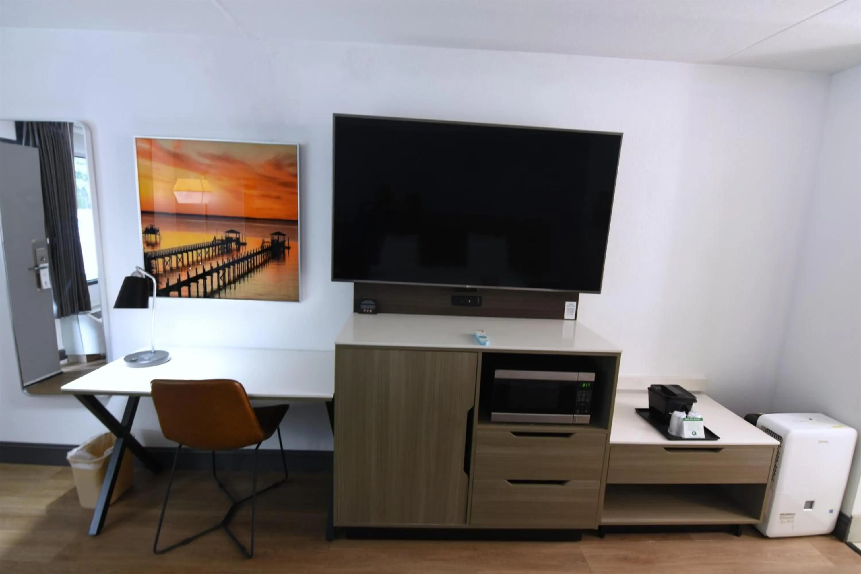 King Room - Pet Friendly/Non-Smoking in Best Western Point South