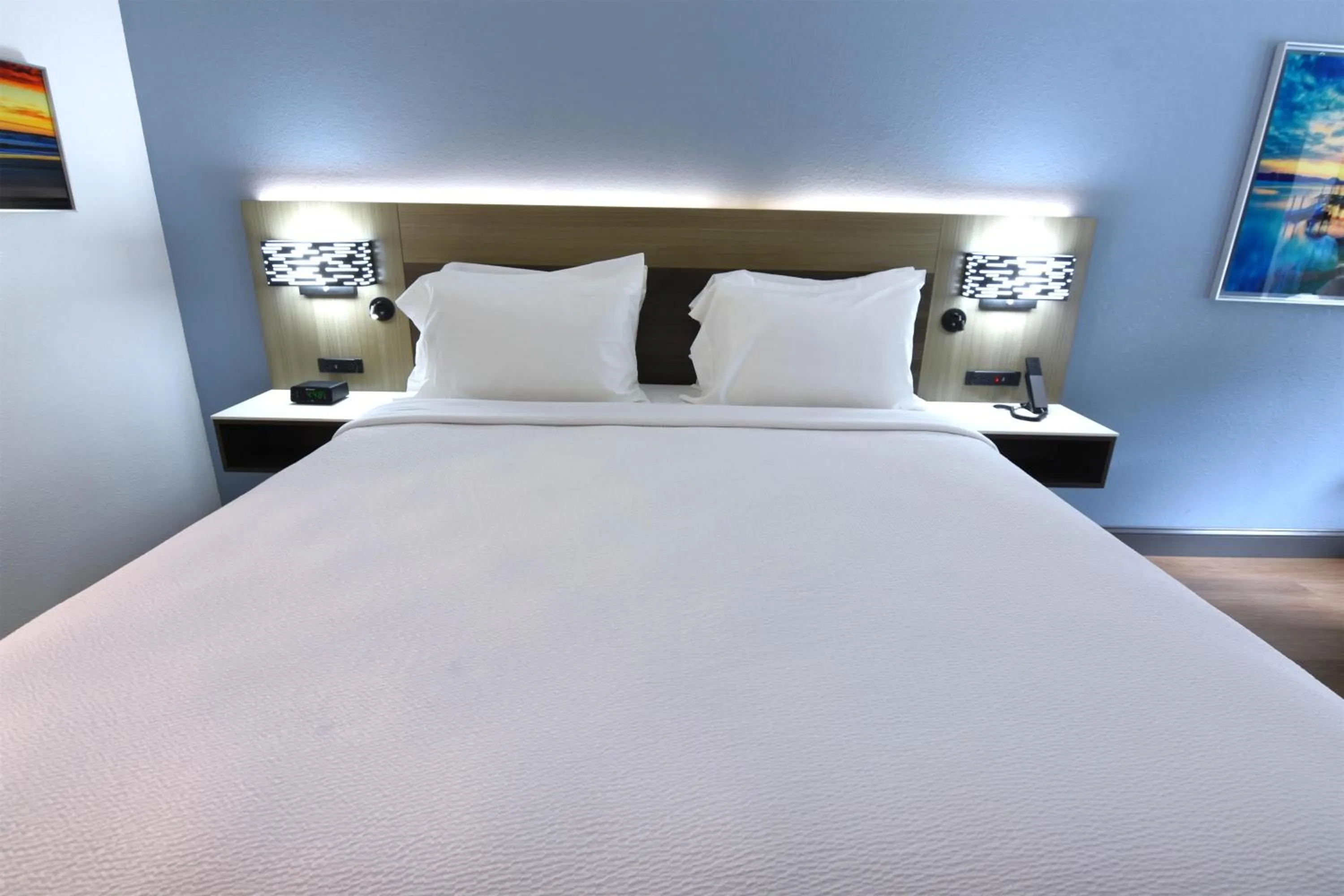 King Room with Bath Tub - Disability Access/Non-Smoking in Best Western Point South