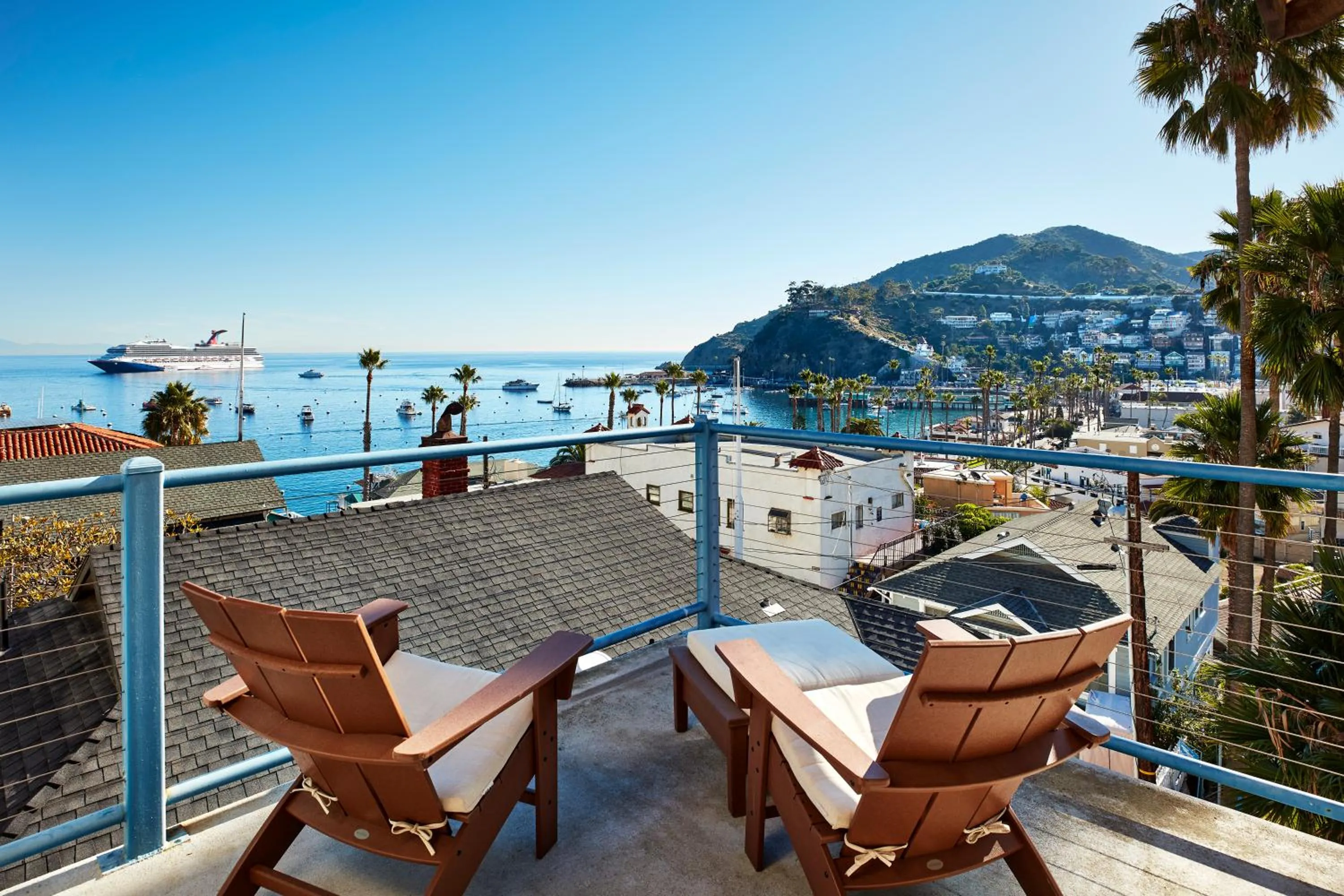 Suite with Sea View in Seaport Village Inn, Avalon