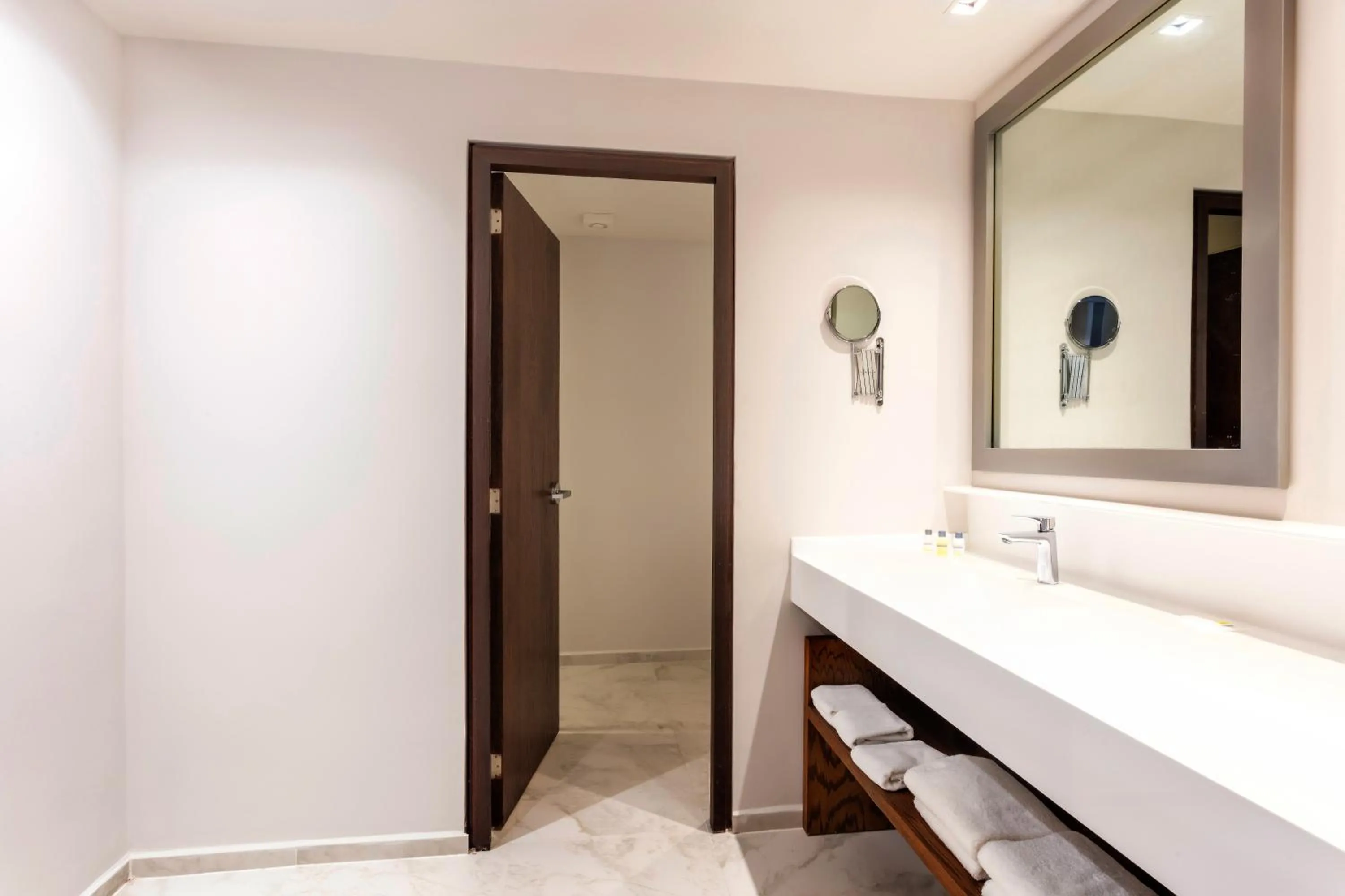 Superior Double Room with Two Double Beds in Krystal Urban Monterrey San Jeronimo