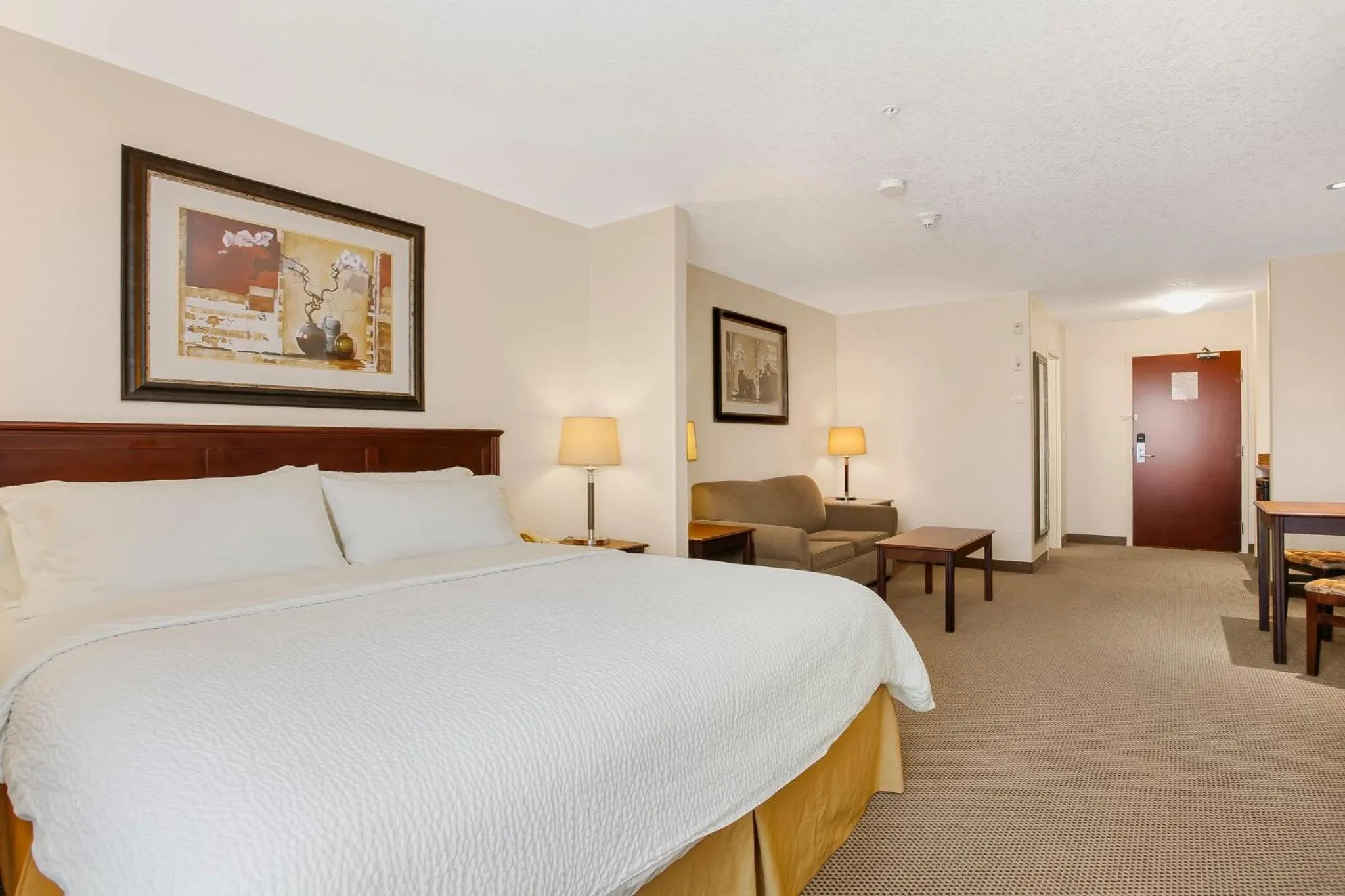 King Suite - Non-Smoking in Holiday Inn Express Hotel & Suites - Slave Lake by IHG