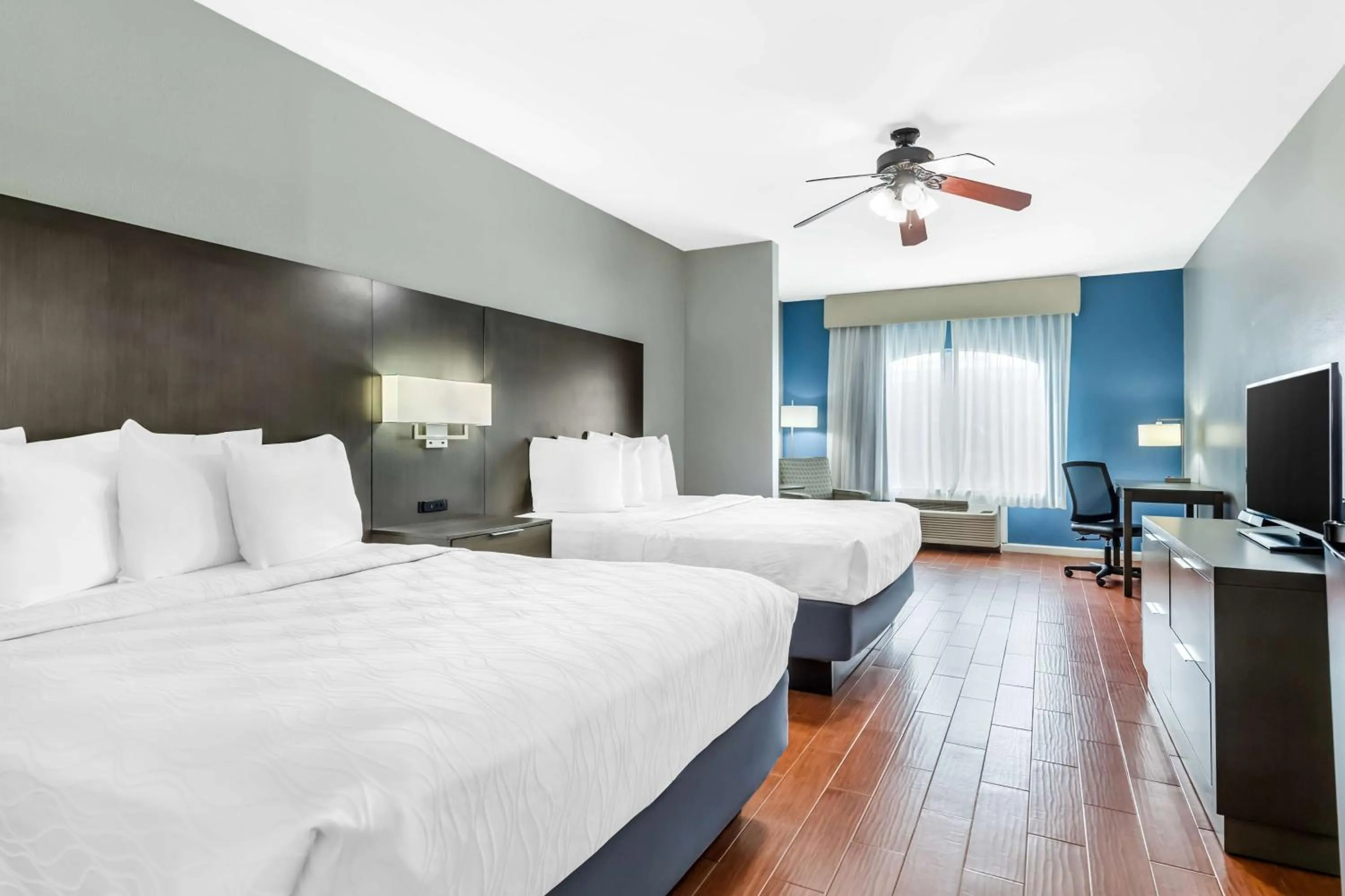 Queen Room with Two Queen Beds - Non-Smoking in Best Western Port Lavaca Inn