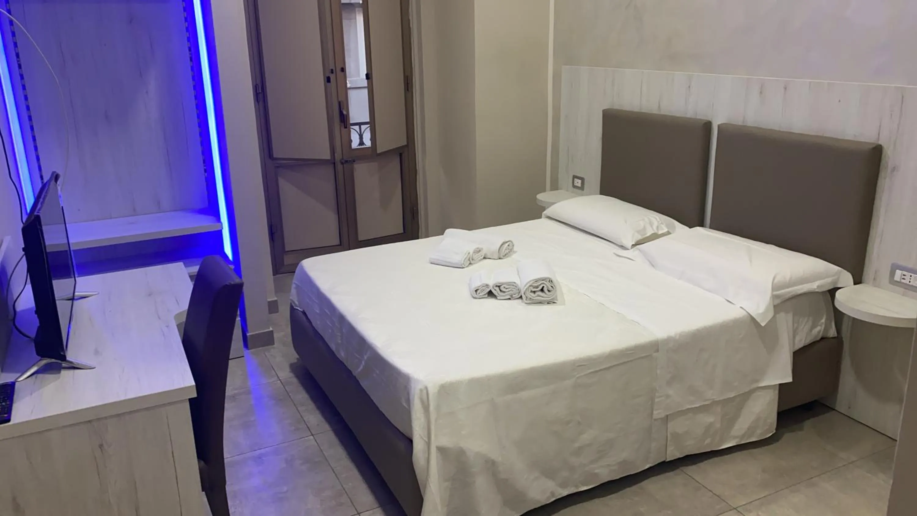 Double Room - single occupancy in Hotel Poker