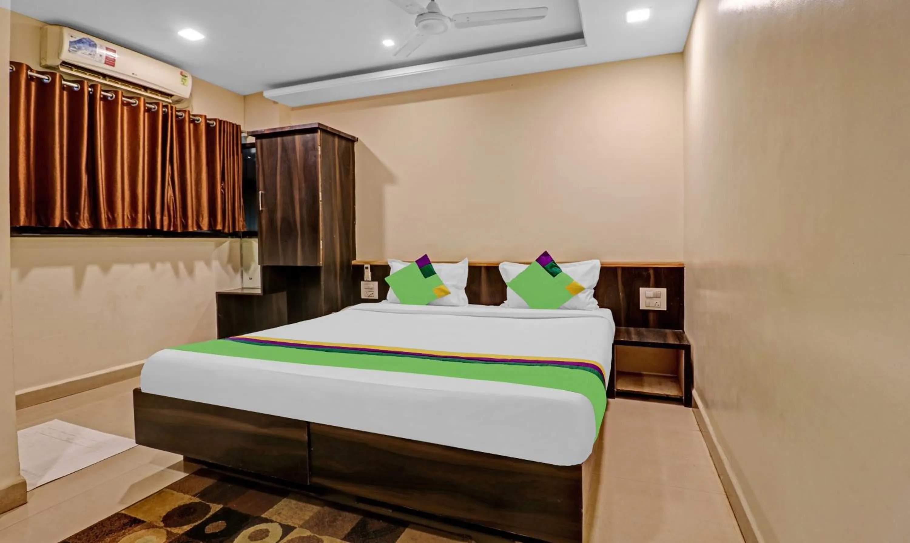 Standard Double Room - single occupancy in Treebo Surya Yatri Niwas