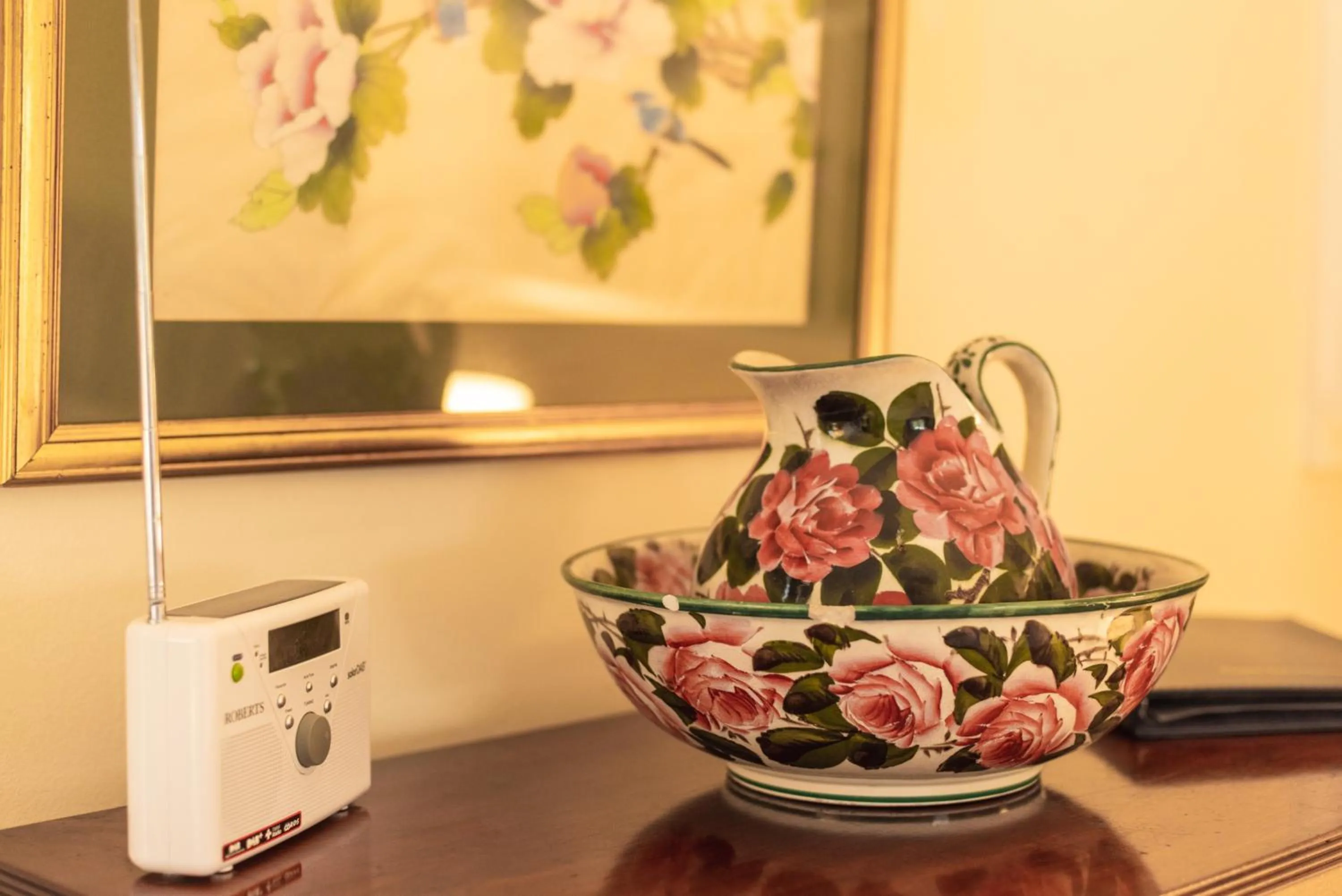 Double Room with Private Bathroom in Mulsford Cottage