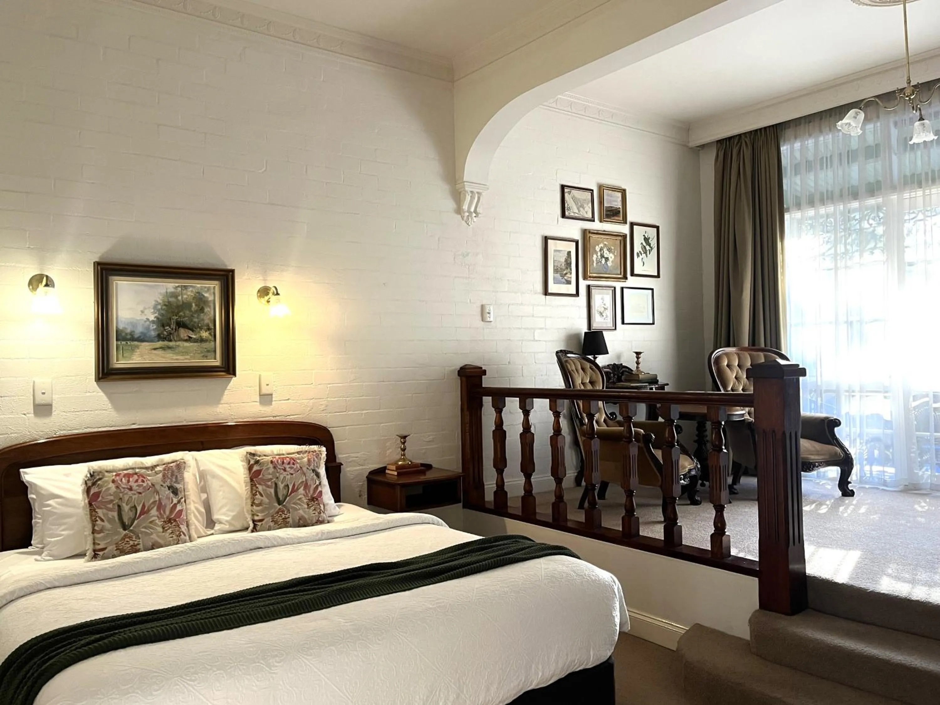 King Suite in Victoria House Motor Inn