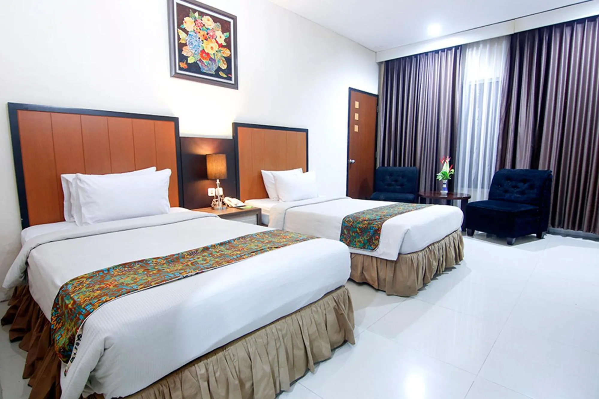 Twin Room in Parkside Mandarin Hotel Pekalongan