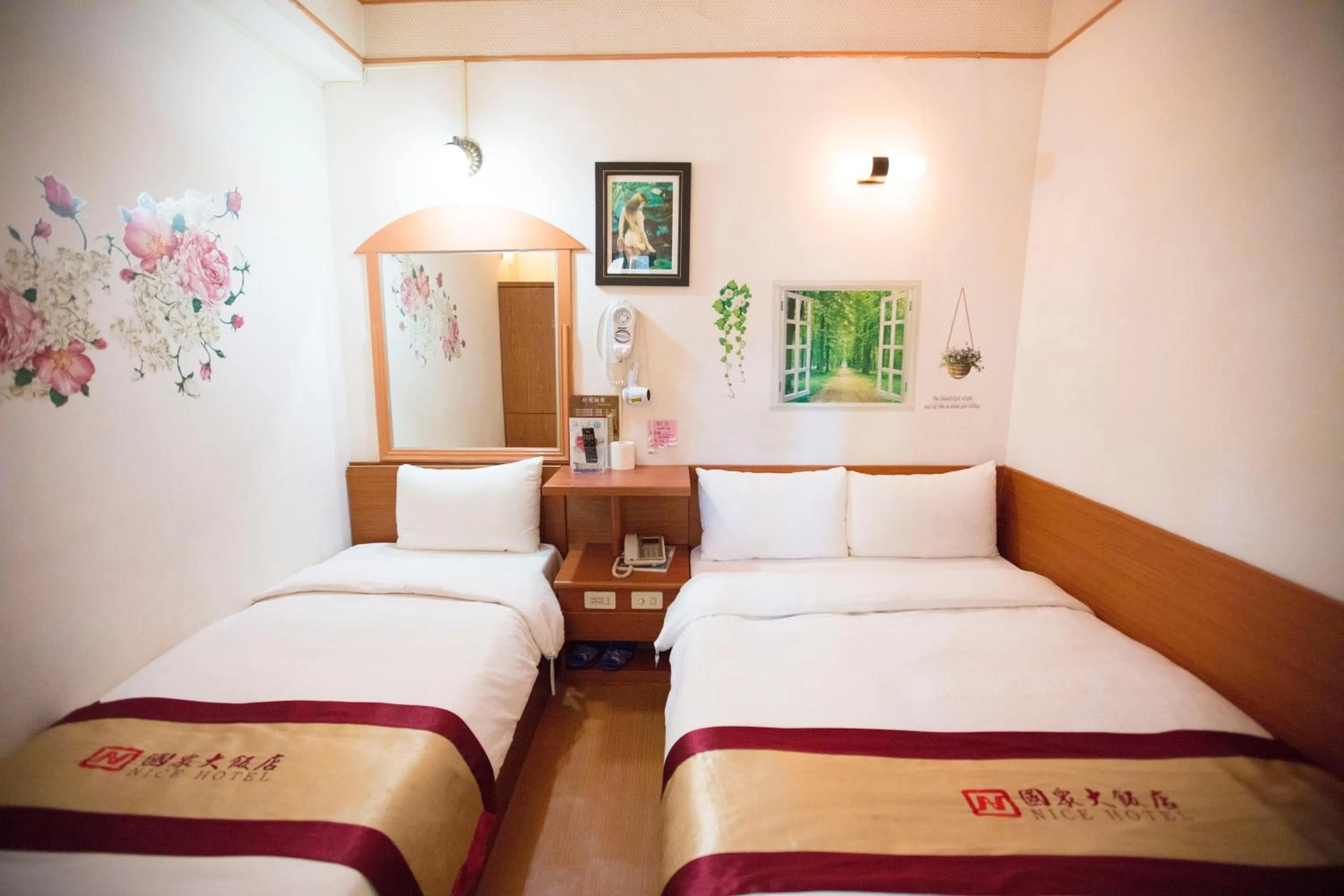 Triple Room with City View in Nice Hotel