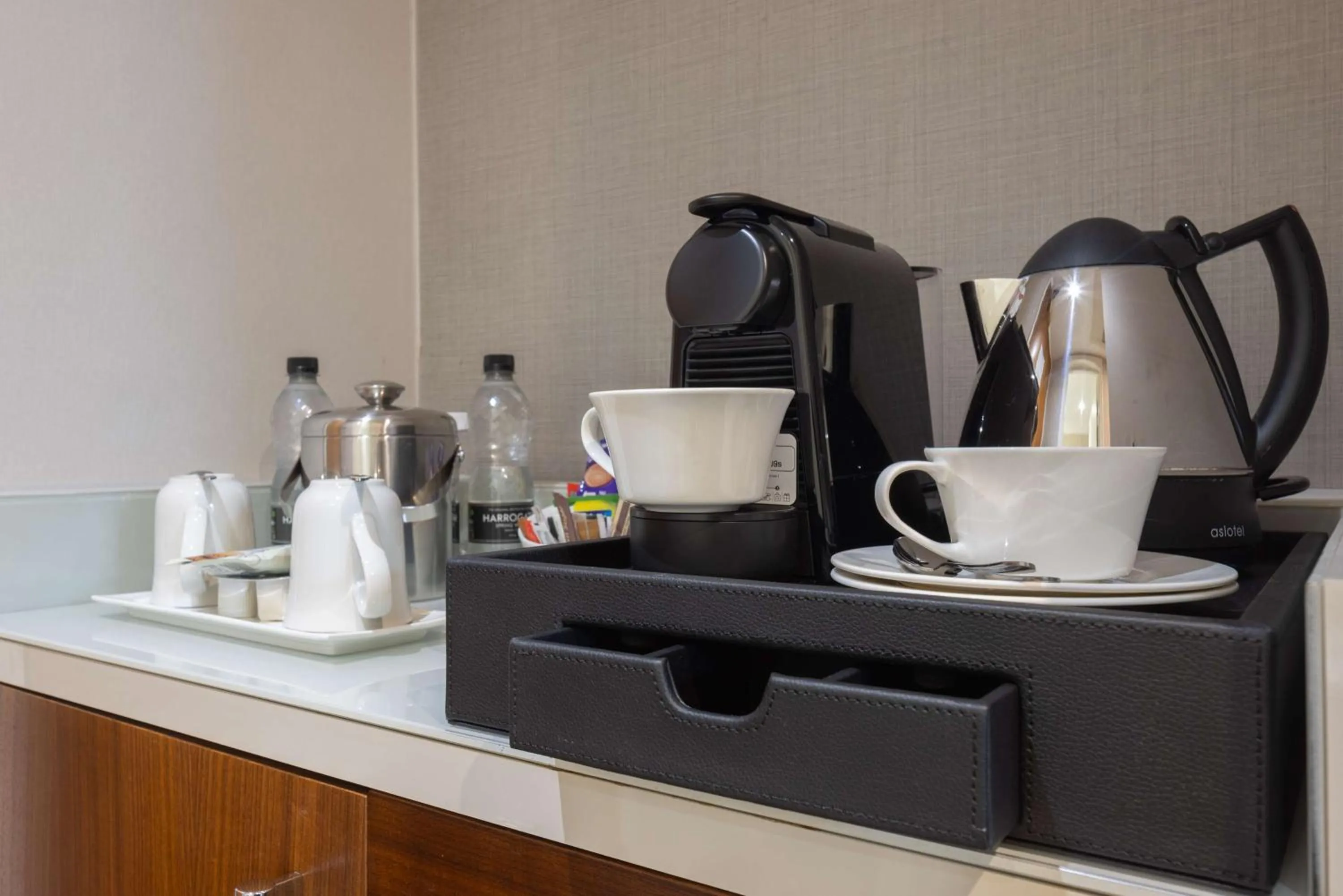 Deluxe King Room with Sofa Bed in Hilton Cambridge City Centre