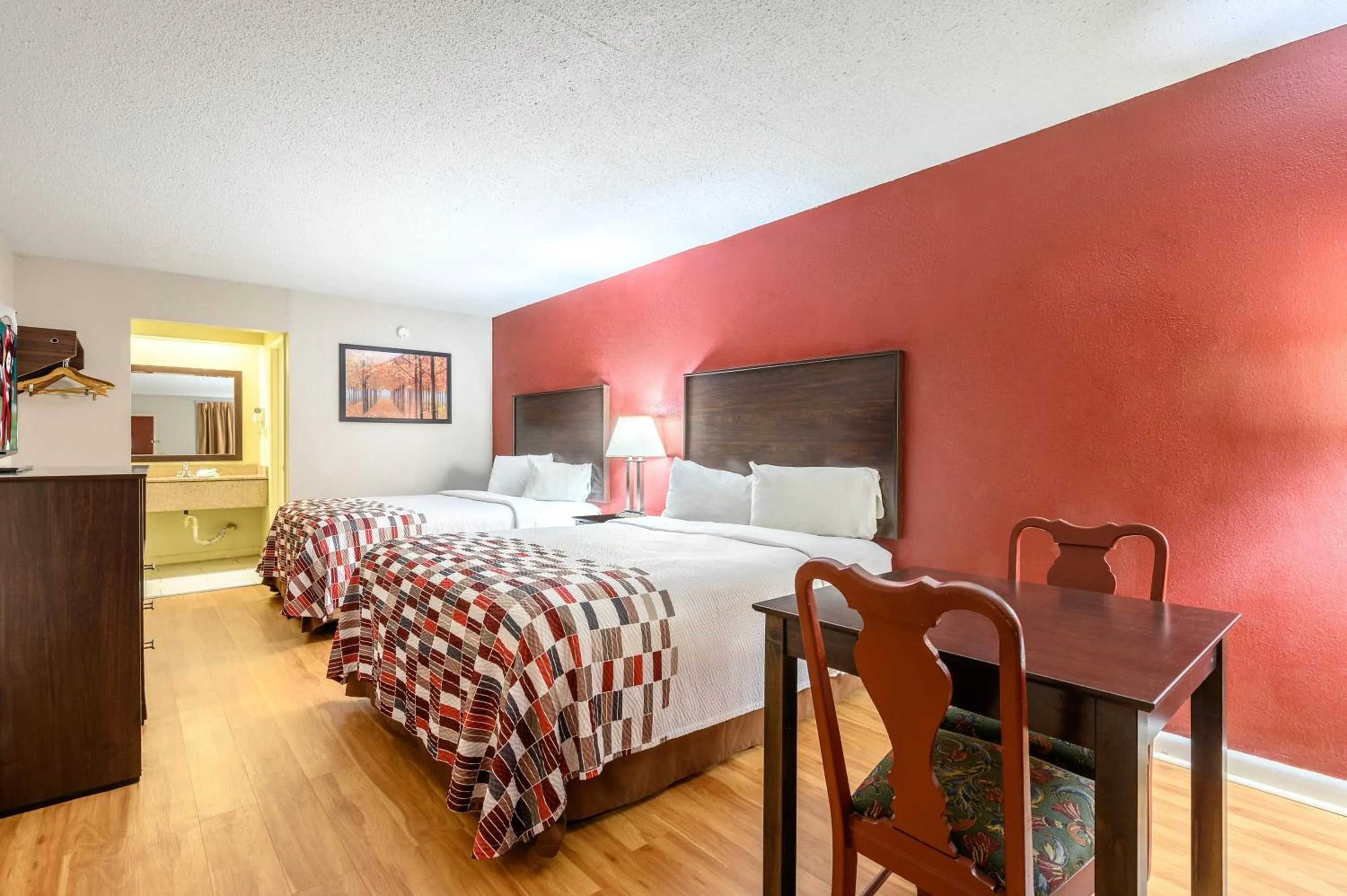 Deluxe Room with Two Queen Beds Non-Smoking in Red Roof Inn Sylacauga
