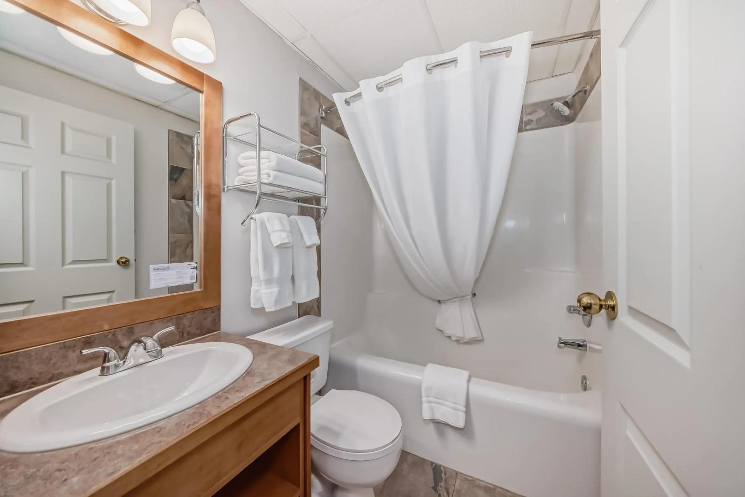 Premium Queen Room with Two Queen Beds in Canmore Rocky Mountain Inn