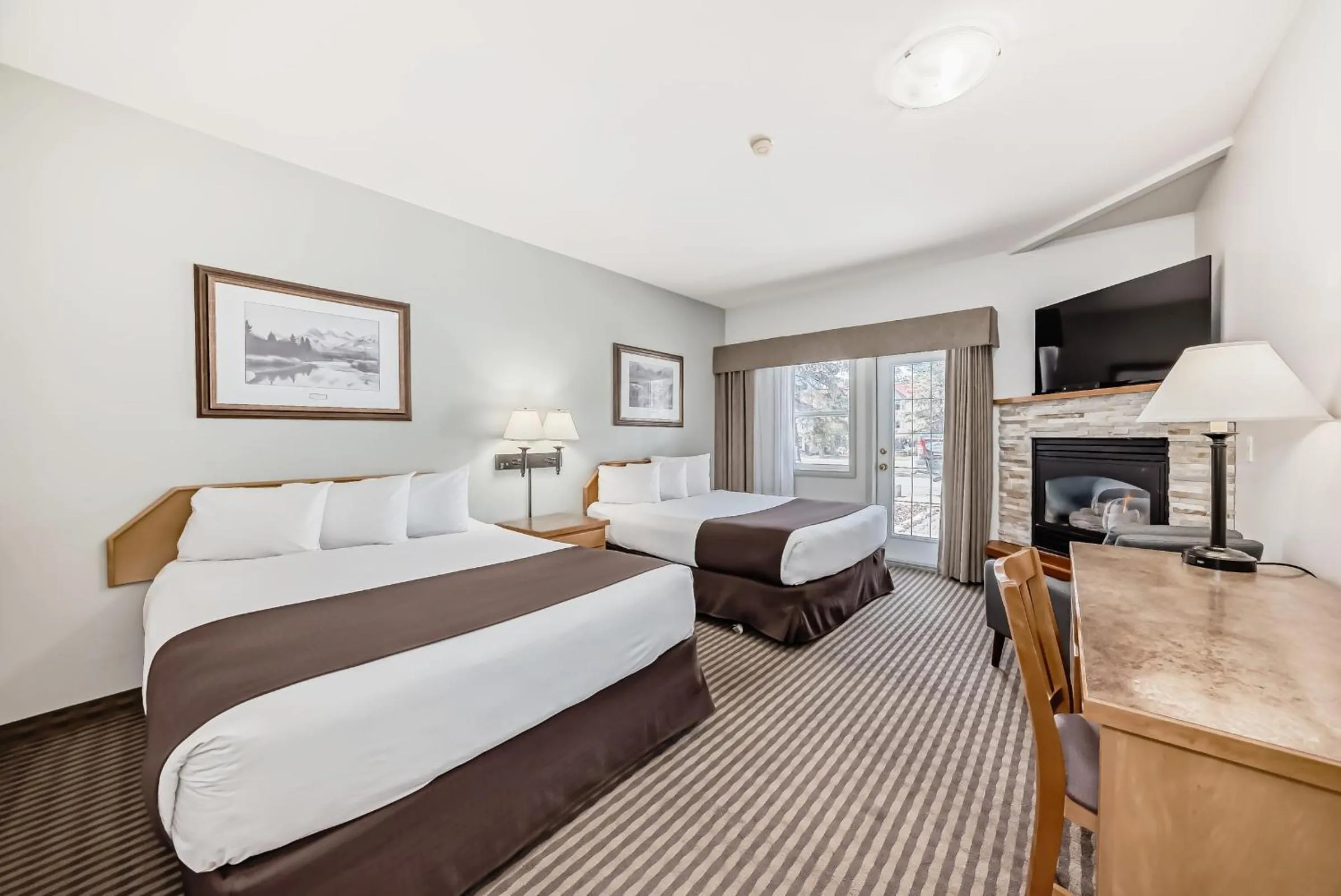Deluxe Queen Room with Two Queen Beds in Canmore Rocky Mountain Inn