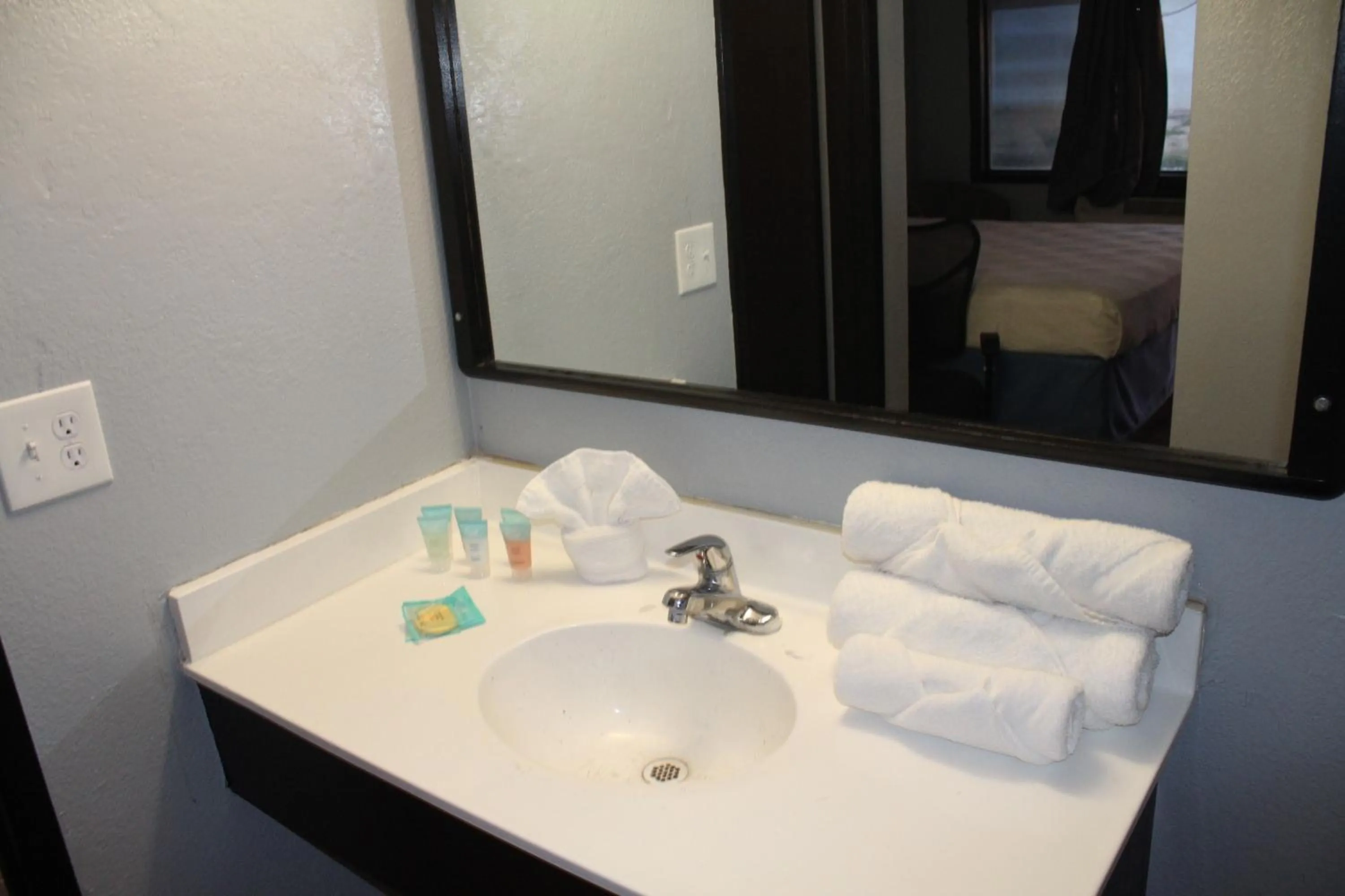 Queen Room with Two Queen Beds - Non-Smoking in Travelodge by Wyndham Blythe