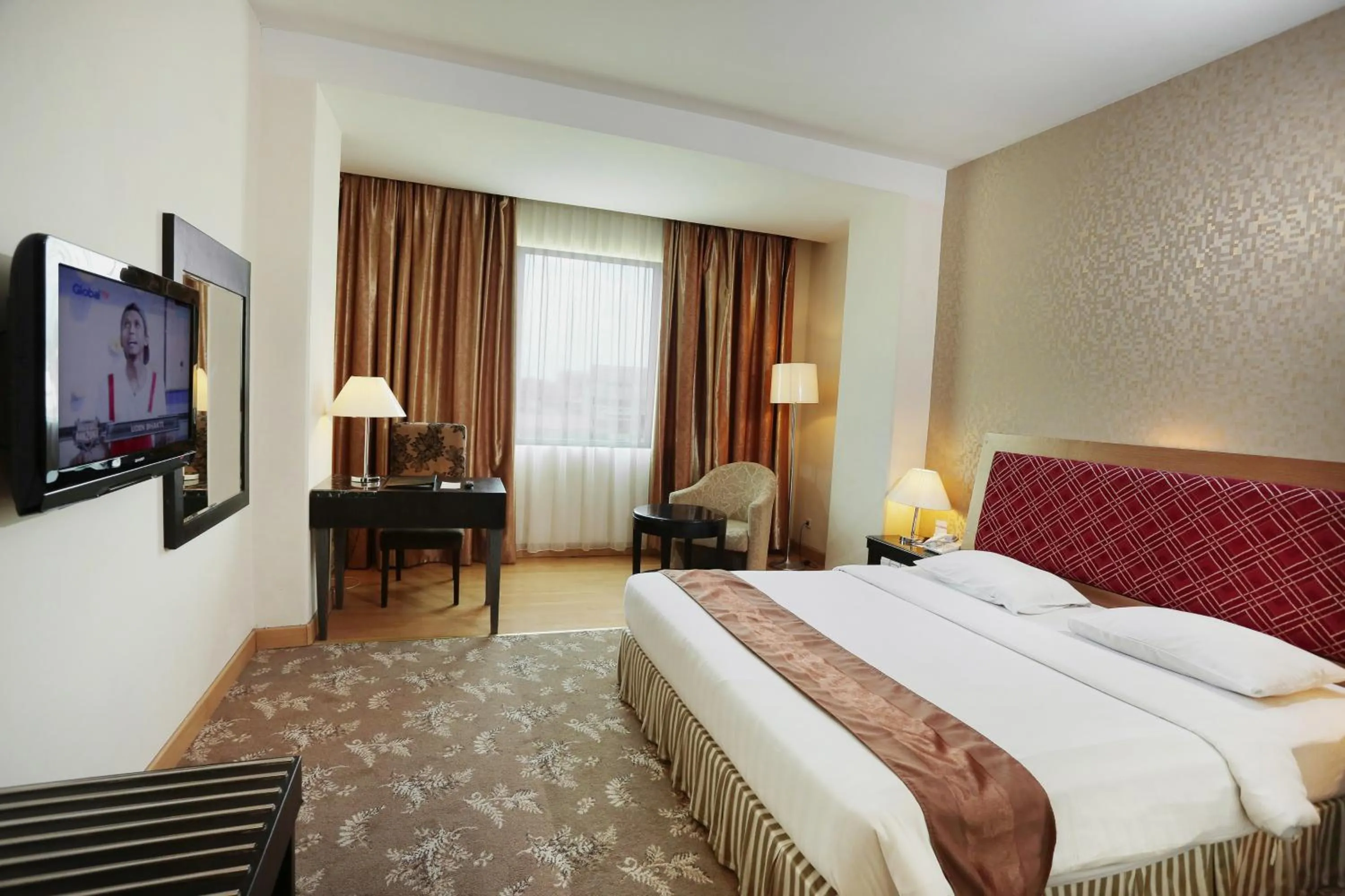 Superior King Room in Rocky Plaza Hotel Padang