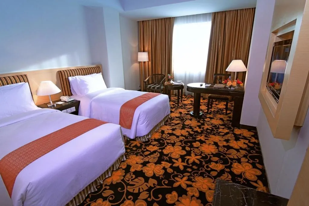 Grand Deluxe Twin in Rocky Plaza Hotel Padang
