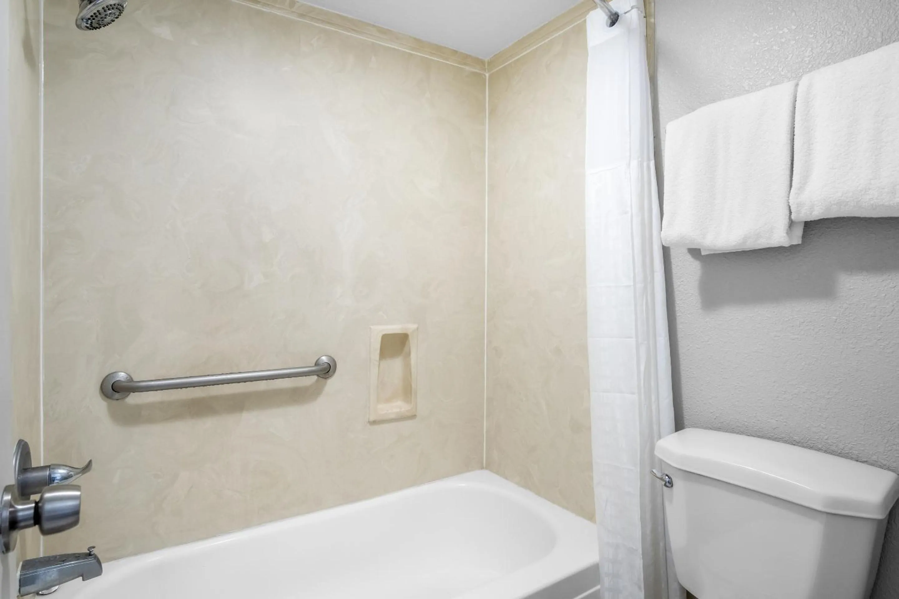 Standard Double Room in Rodeway Inn Waco Downtown near University