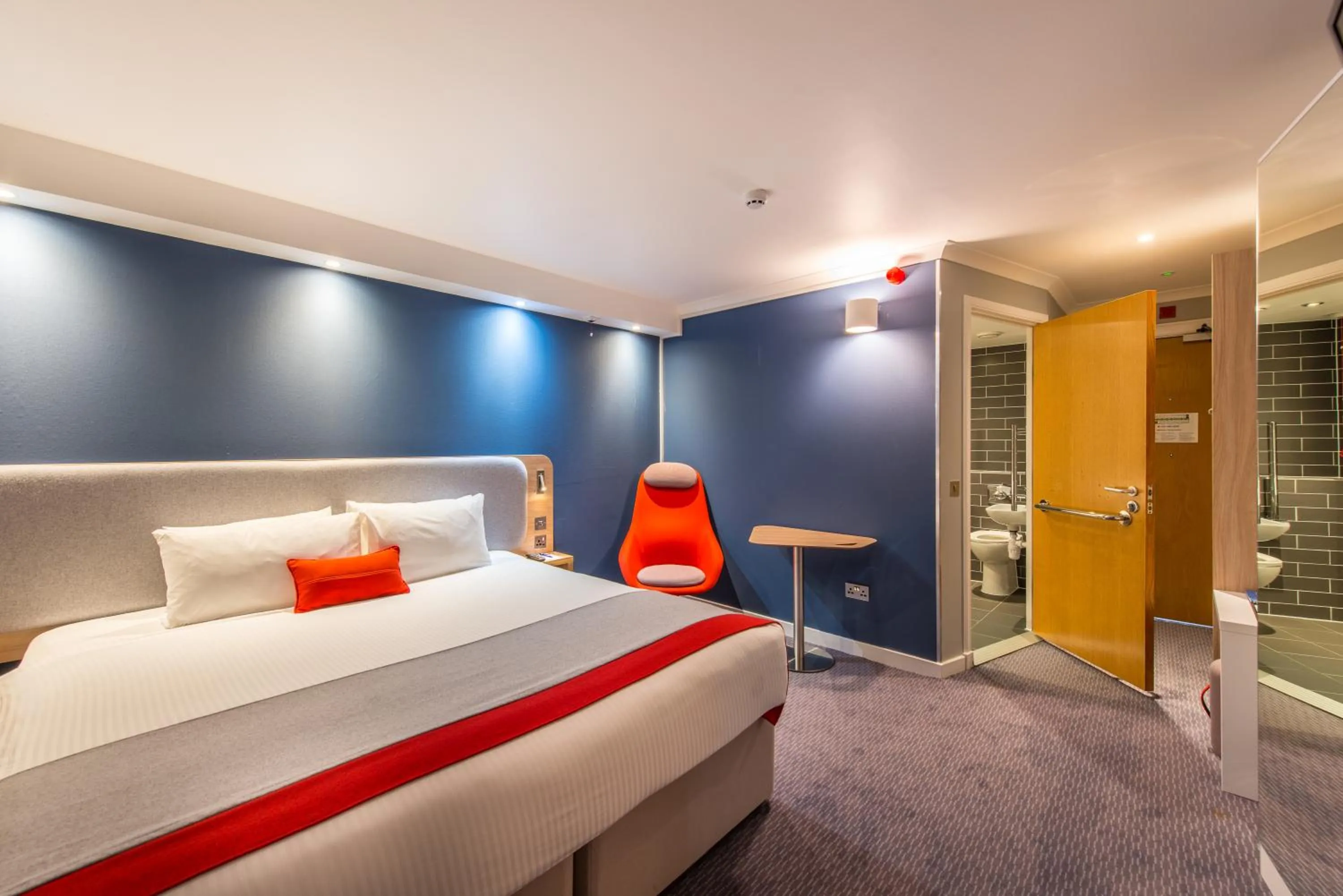 Double Room with Free Hot Breakfast - Accessible in Holiday Inn Express Strathclyde Park M74, Jct 5 by IHG