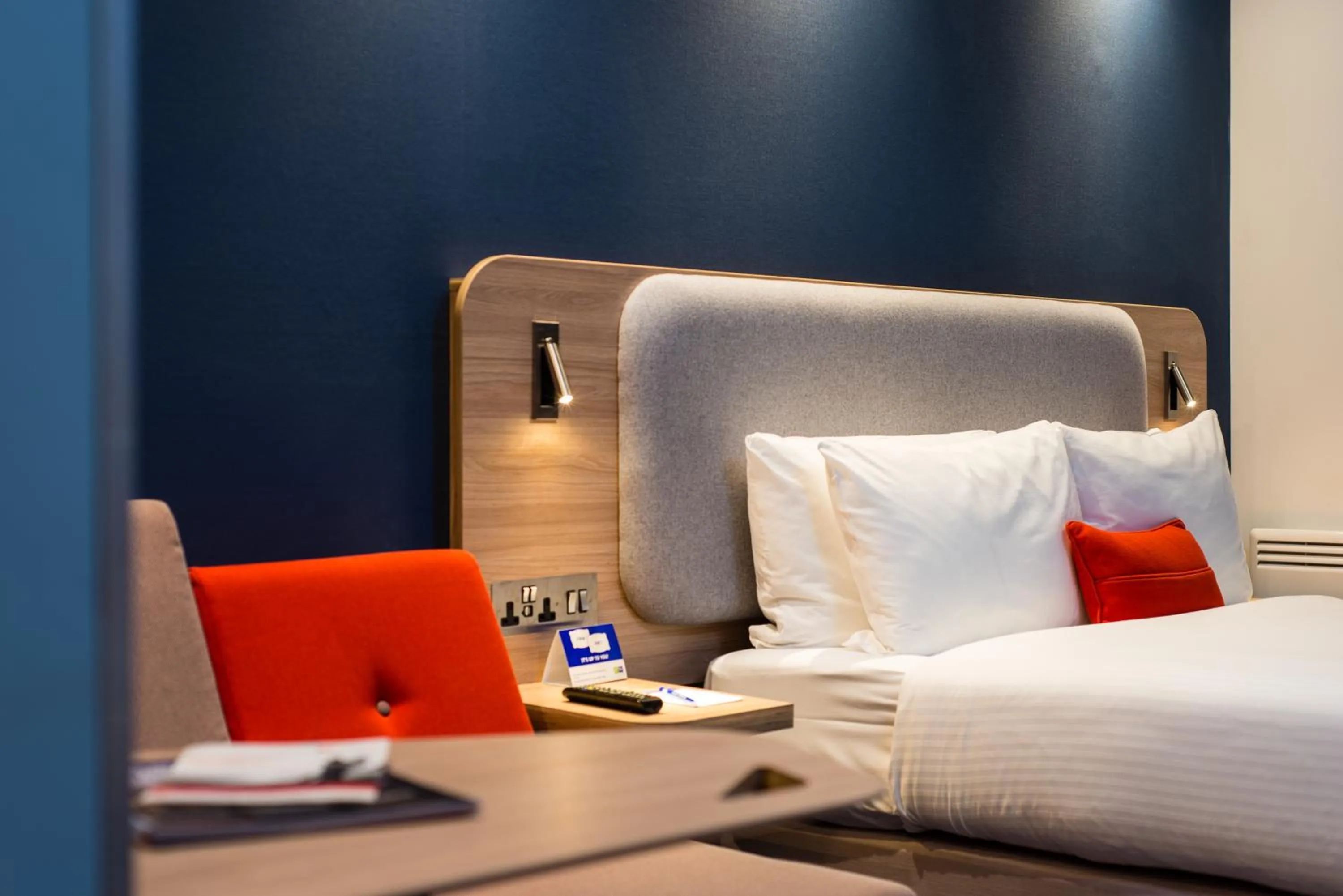 Standard Double Room with Free Hot Breakfast in Holiday Inn Express Strathclyde Park M74, Jct 5 by IHG