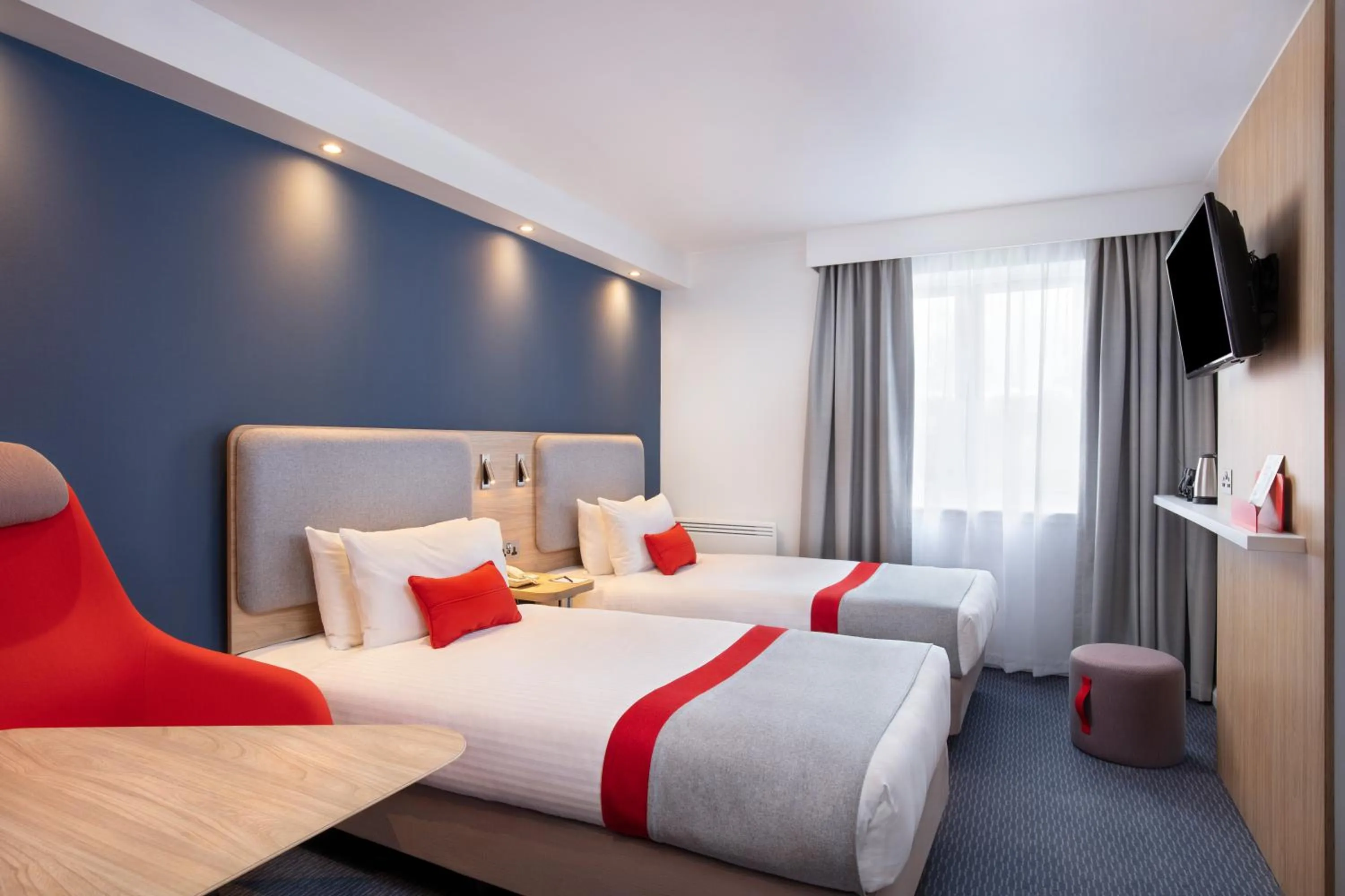 Standard Room with Free Hot Breakfast in Holiday Inn Express Strathclyde Park M74, Jct 5 by IHG