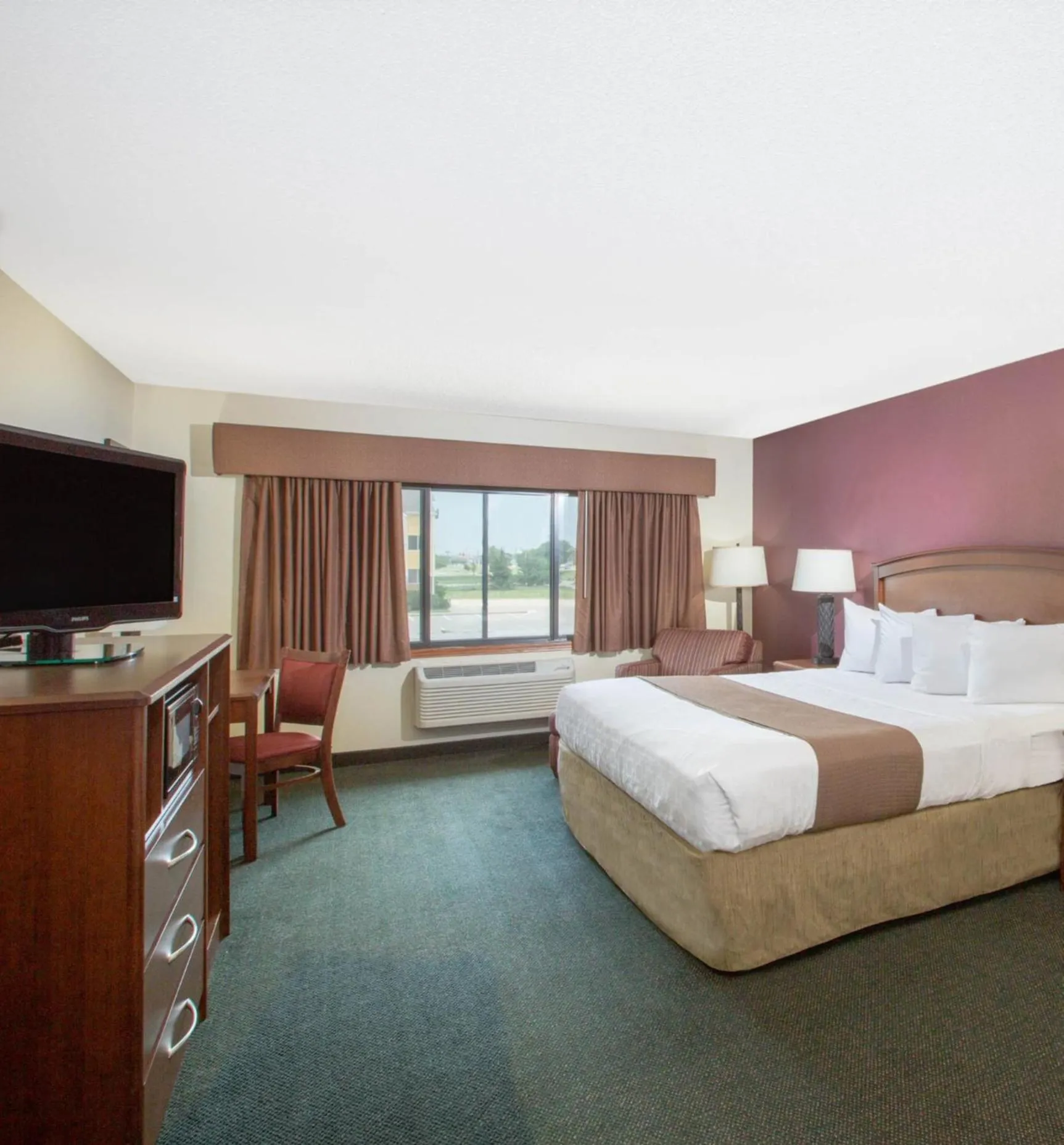 King Room - Non-Smoking in AmericInn by Wyndham Kearney