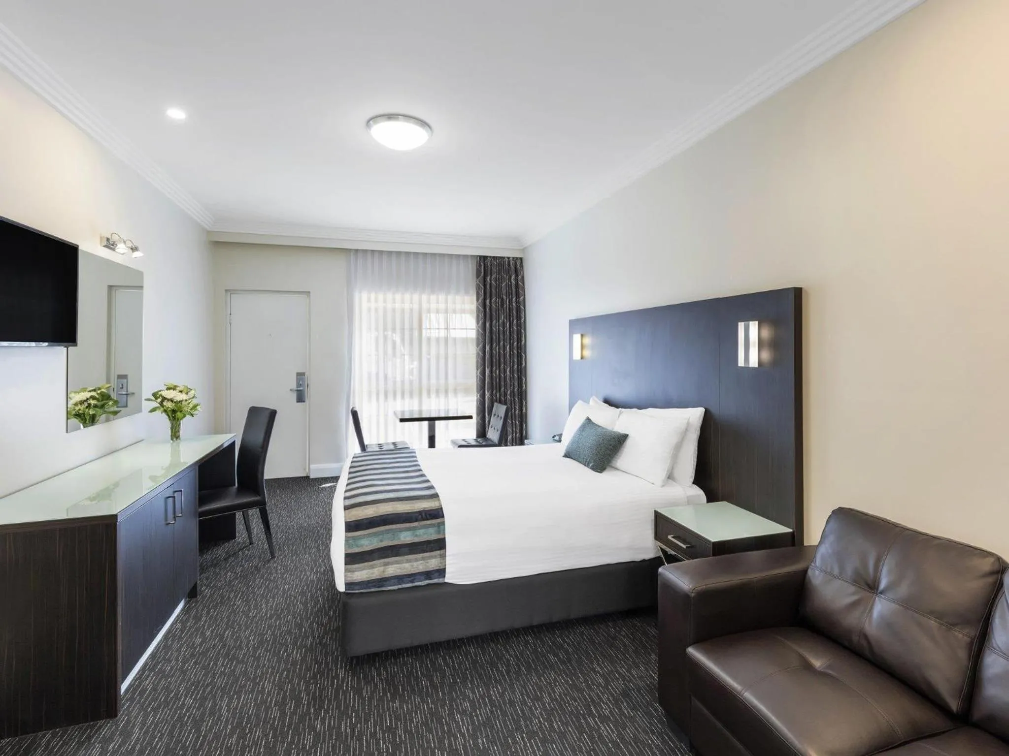 Superior Queen Room in Mercure Goulburn