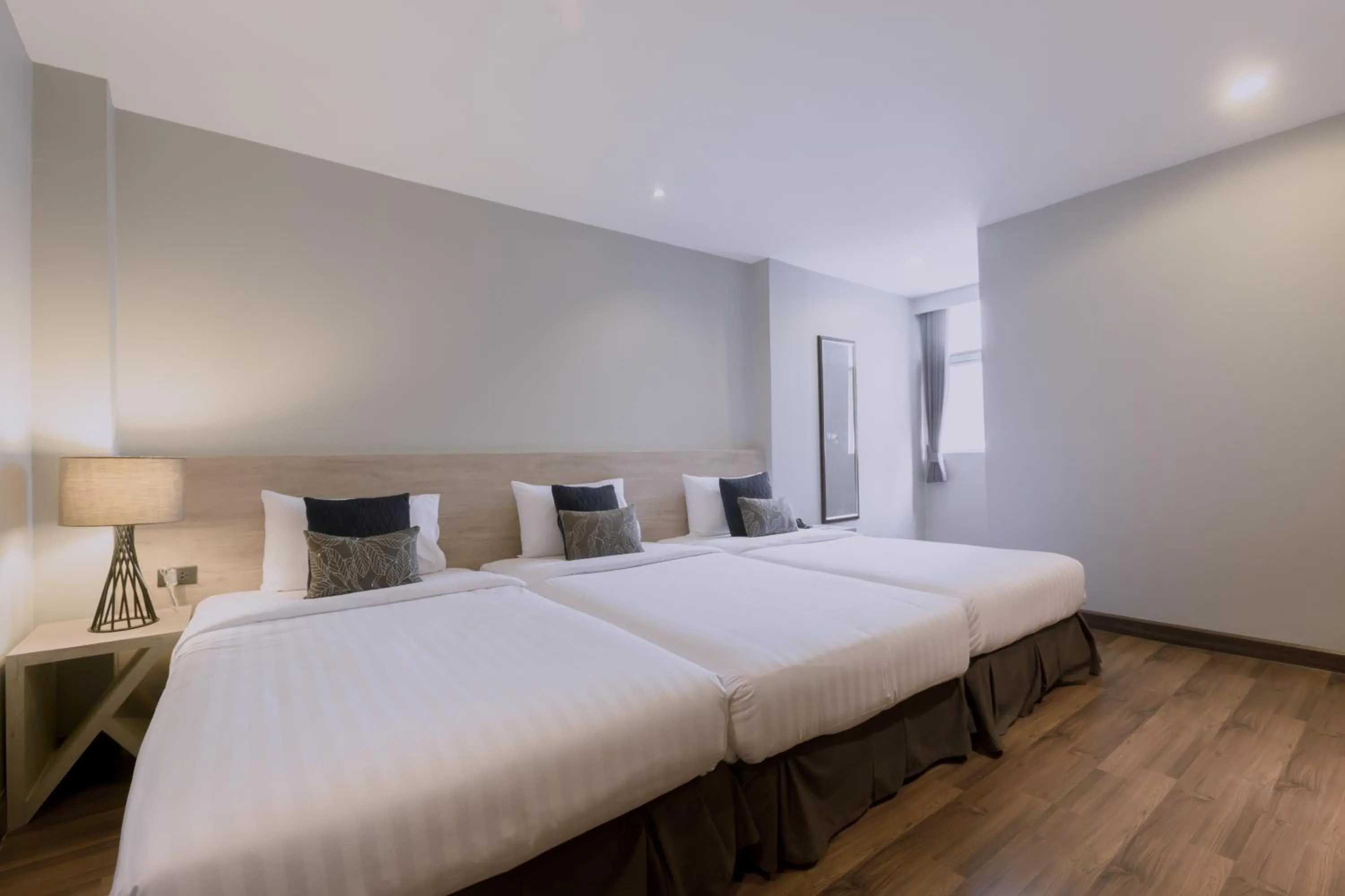 Superior Triple Room in Maxim's Inn