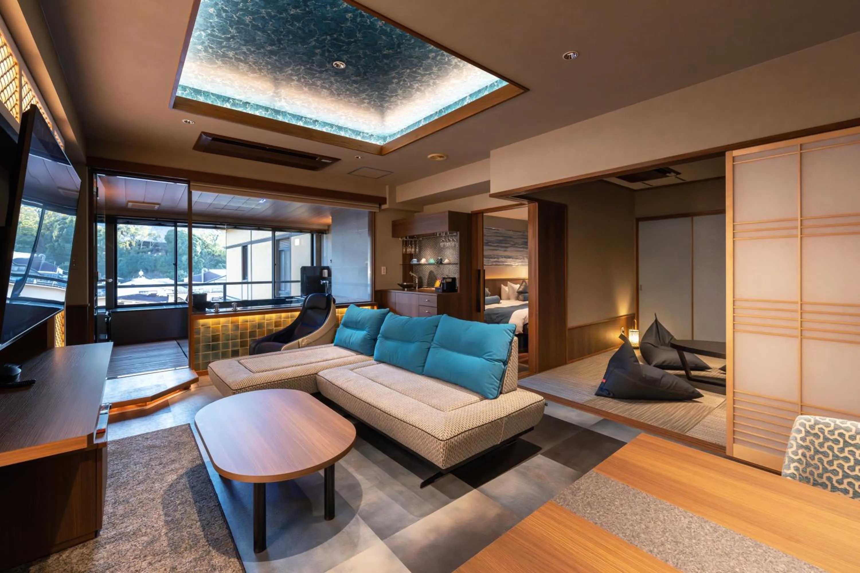 Suite with Hot Tub in Kinsuikan