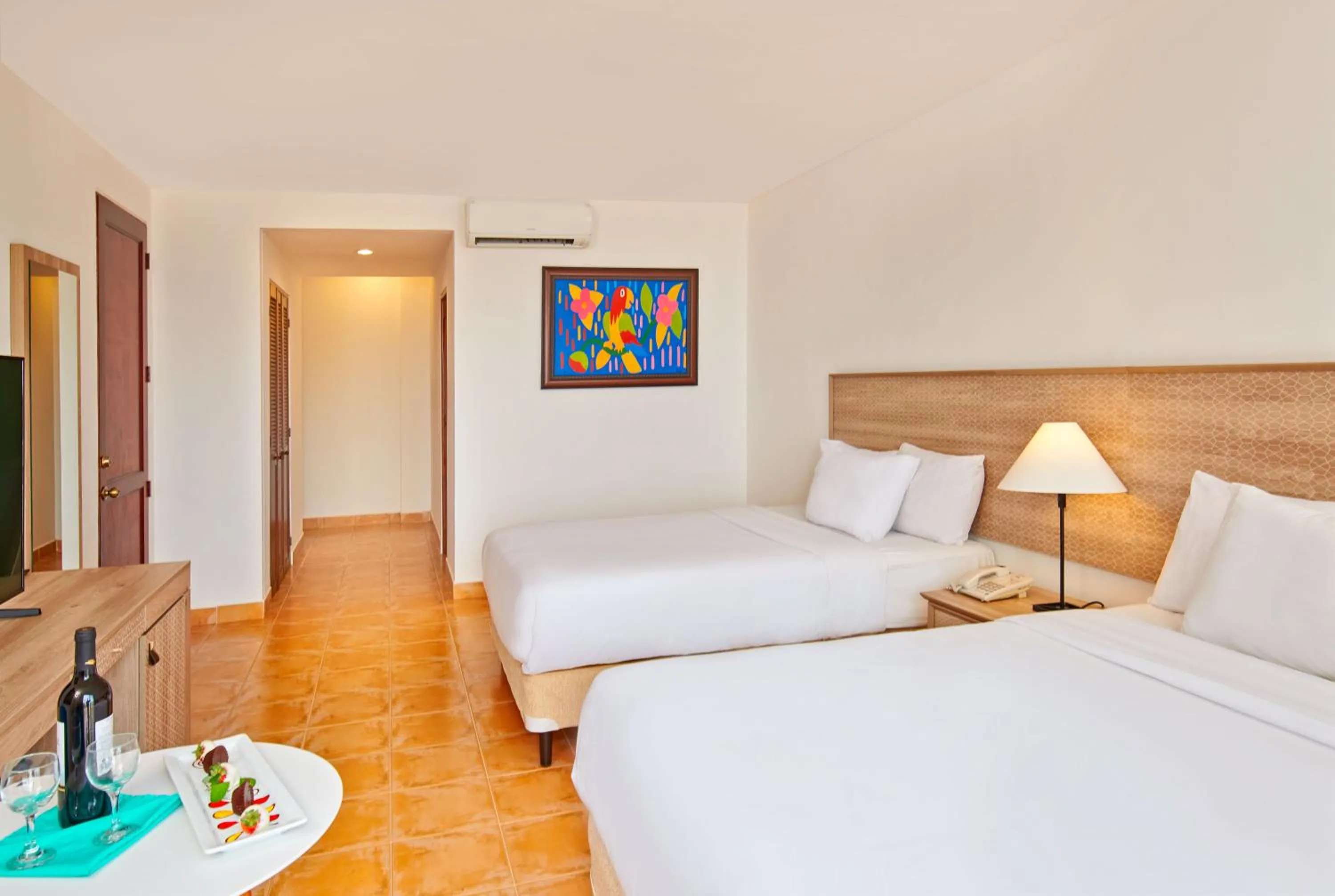 Deluxe Twin Room in Grand Decameron Panama, A Trademark All Inclusive Resort