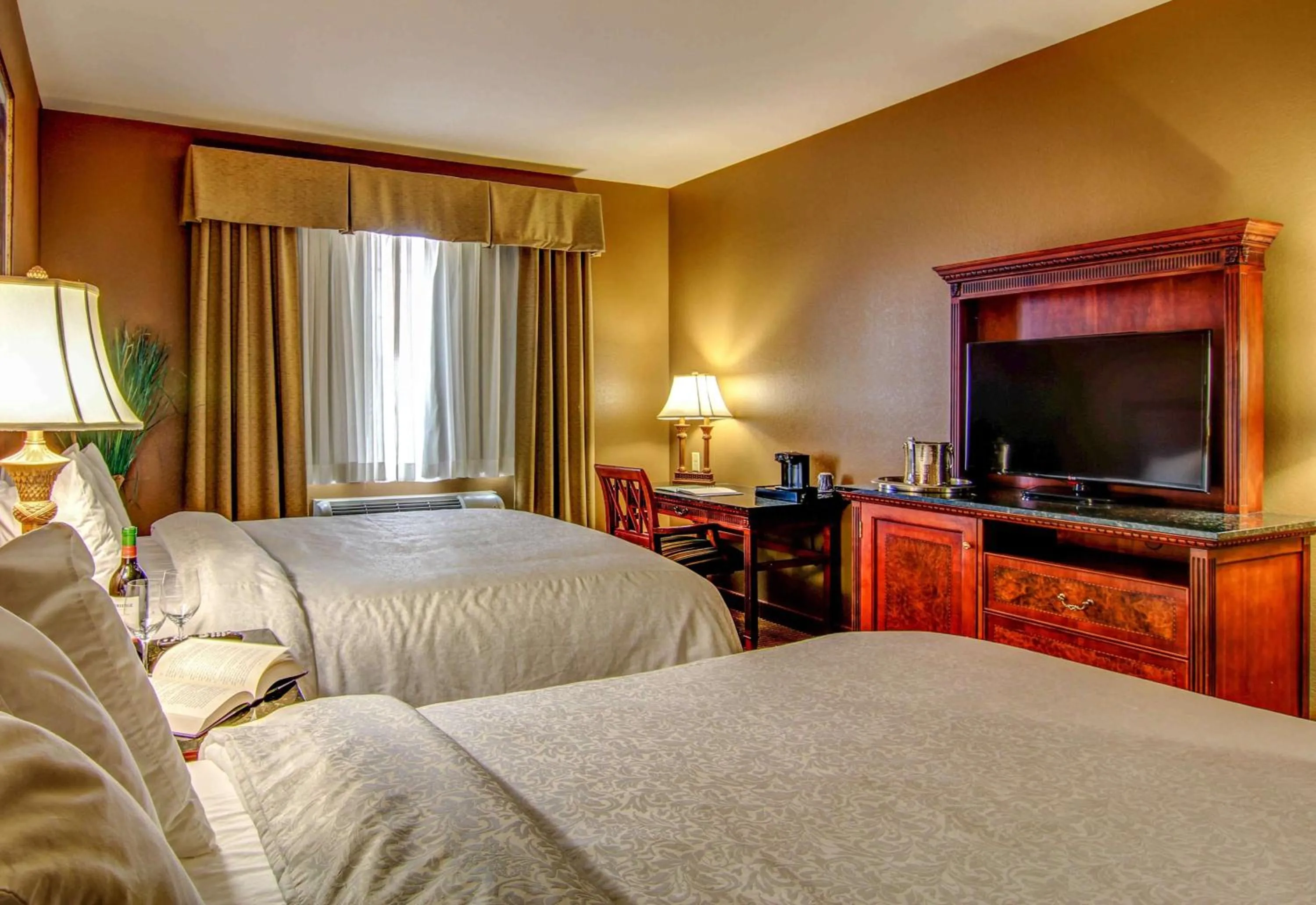 Standard Double queen  in The Wildwood Hotel