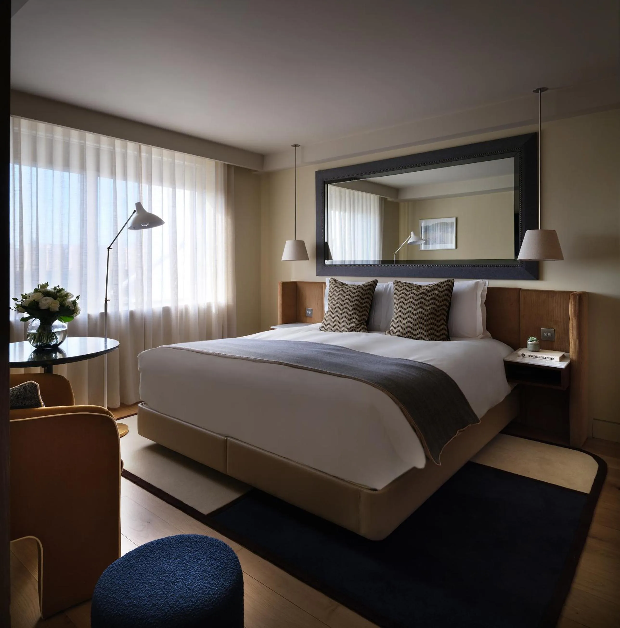 Deluxe King Room in The Hari London