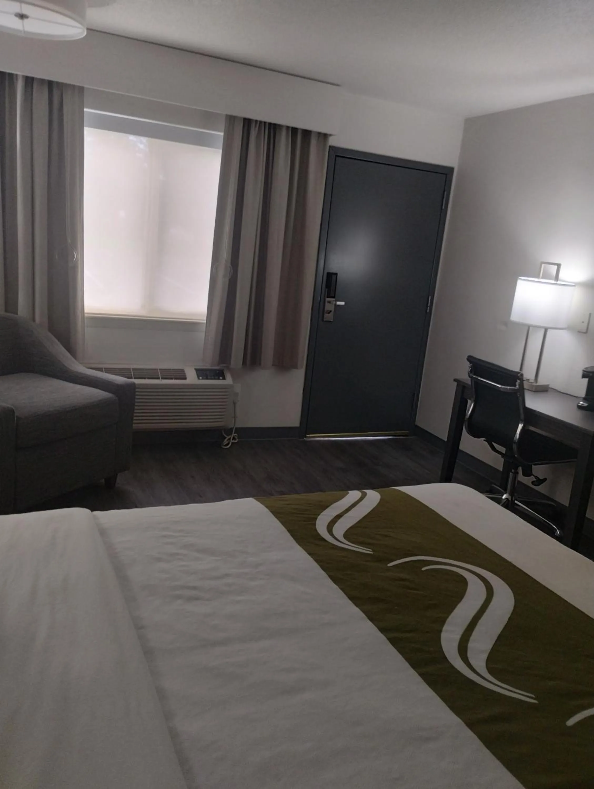 Queen Room - Accessible/Non Smoking in Quality Inn & Suites Wilsonville