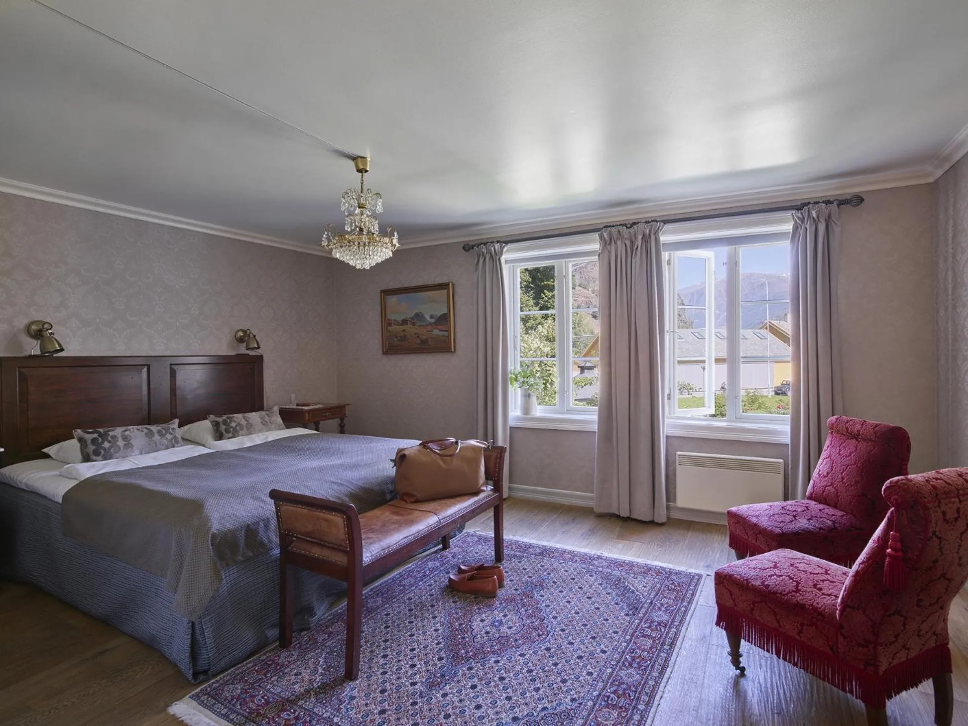 Historic Double Room in Fretheim Hotel