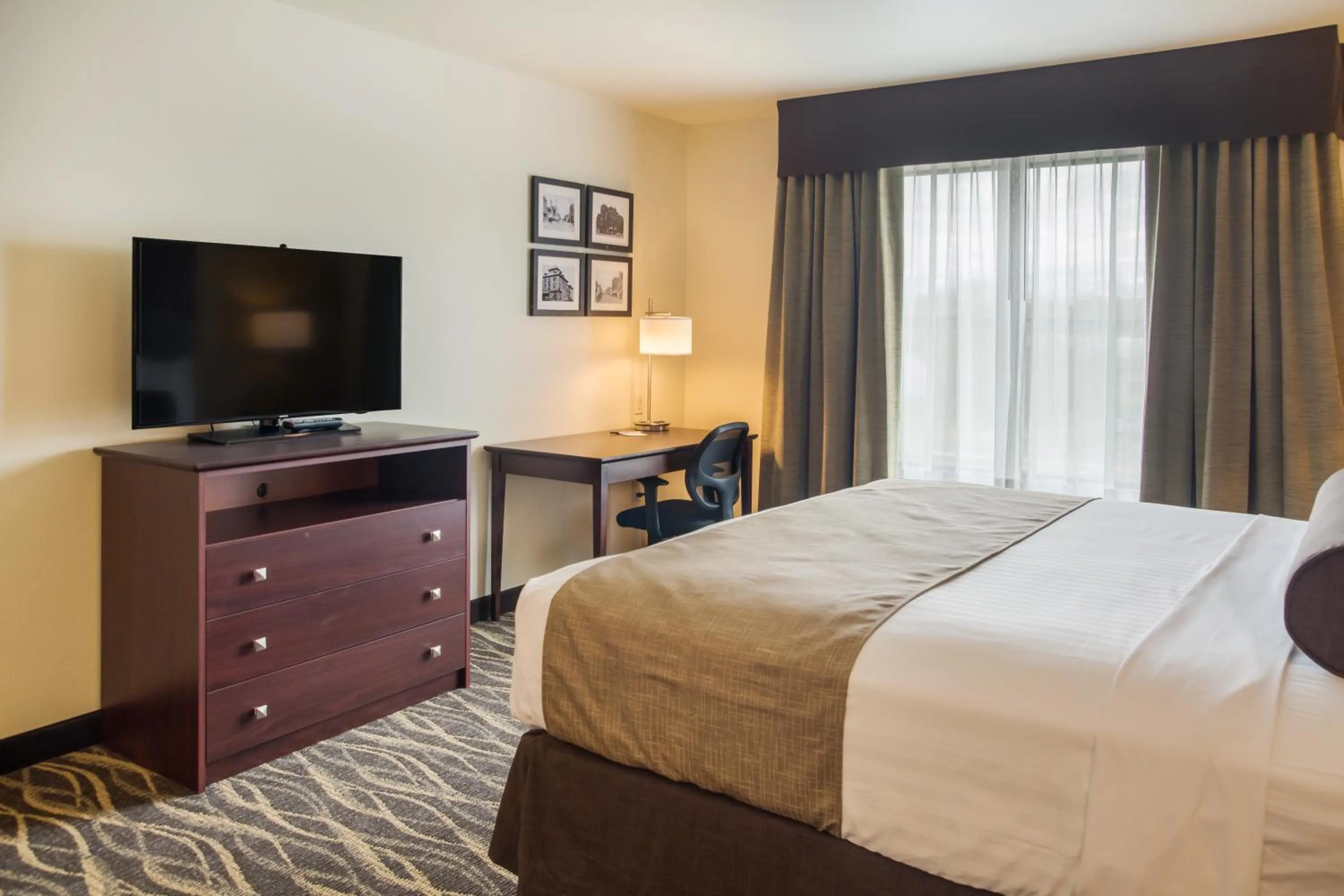 King Room - Disability Access in Cobblestone Inn and Suites - Ashland