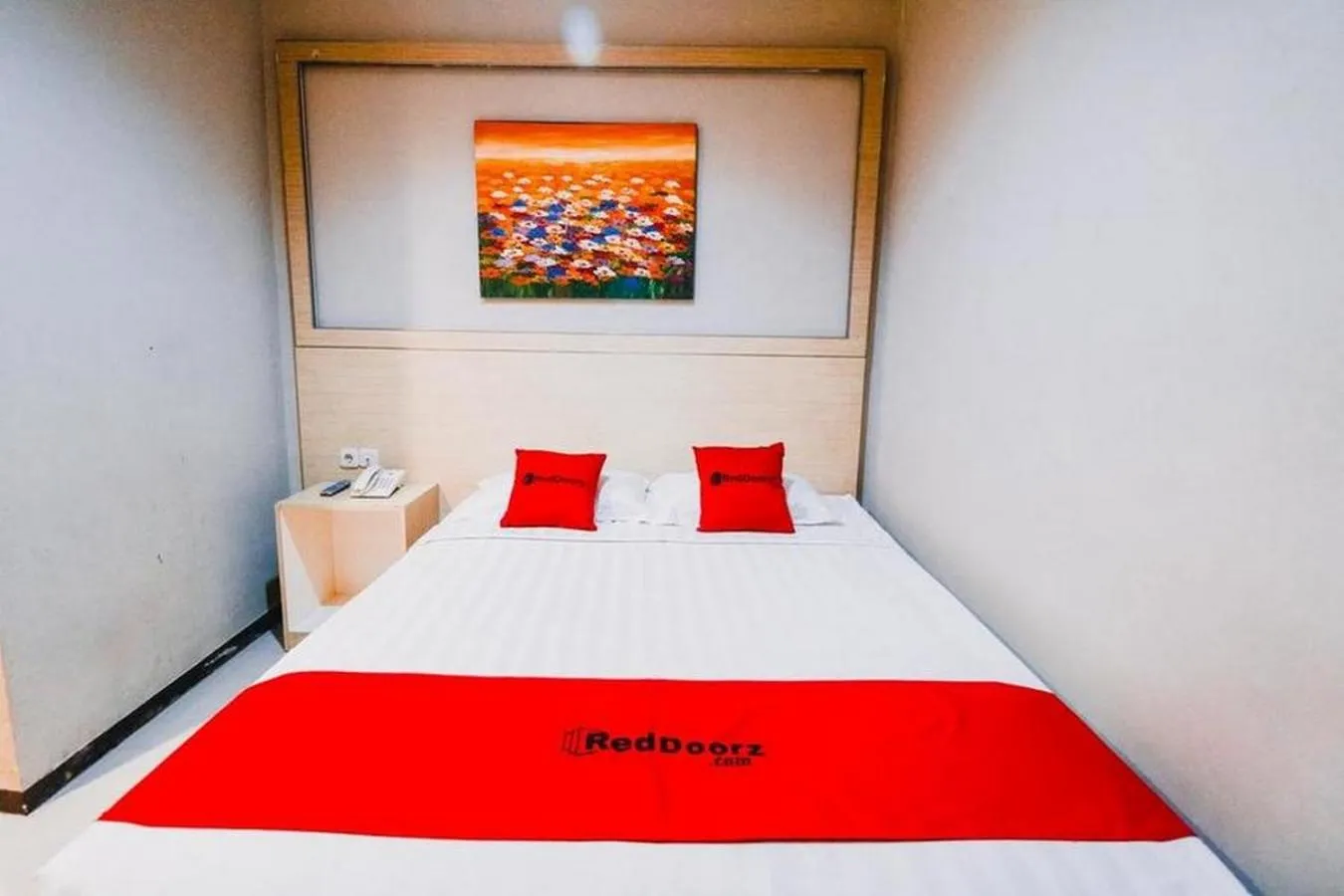 Standard Double Room in RedDoorz Plus near Sultan Hasanuddin Airport