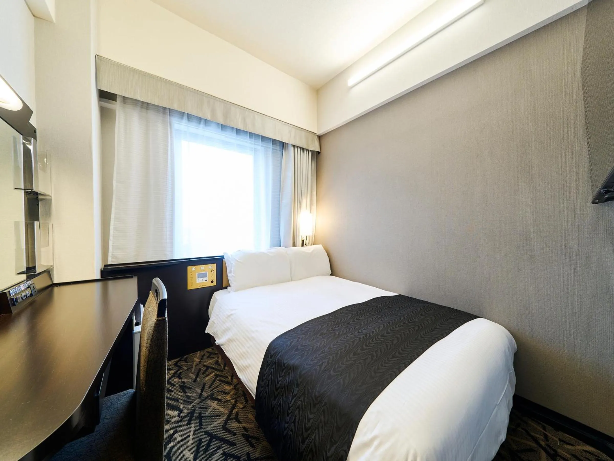 Double Room with Small Double Bed - single occupancy - Smoking in APA Hotel Takaoka Marunouchi