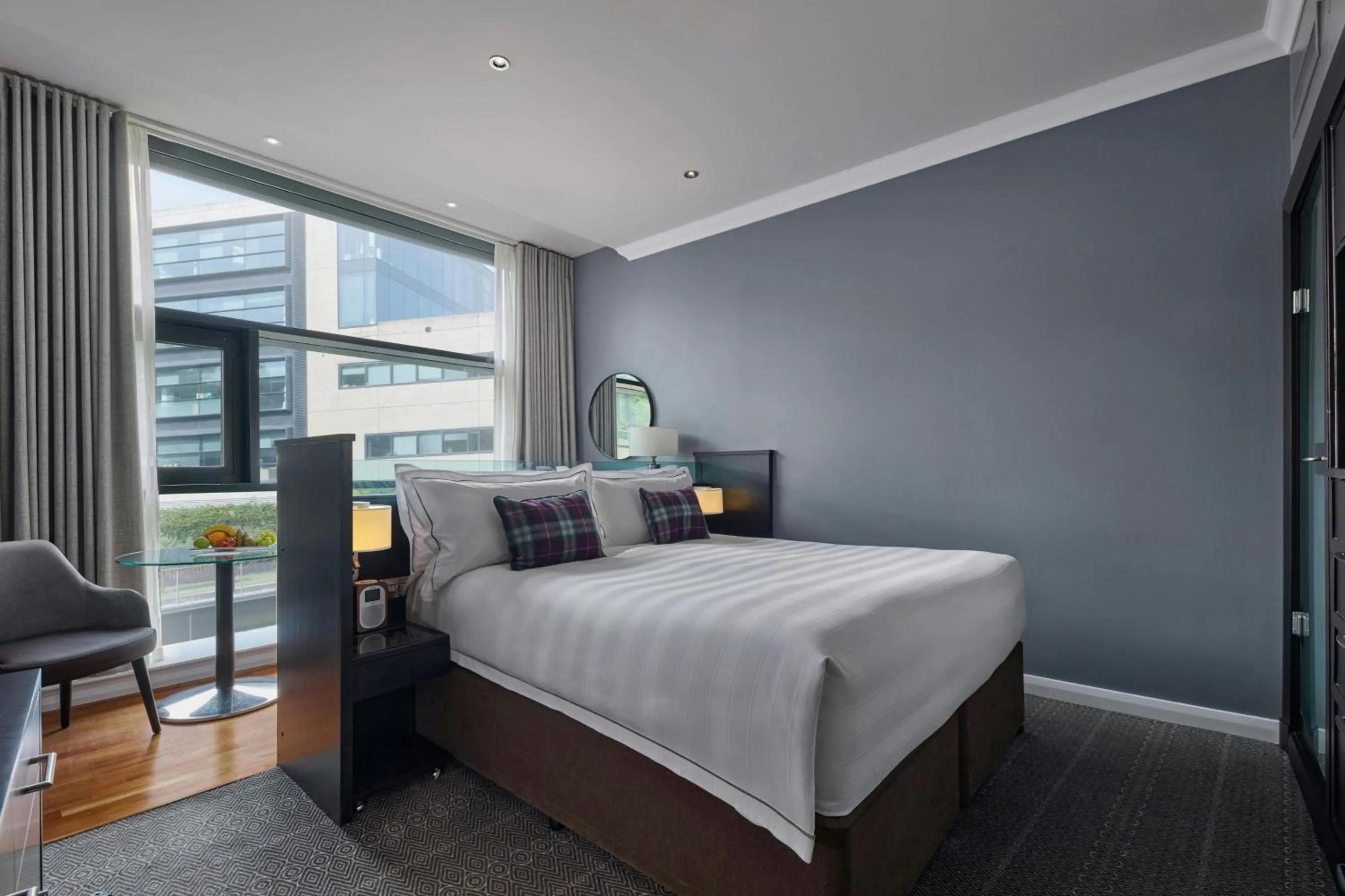 Signature Room, Guest room, 1 King in The Glasshouse, Autograph Collection