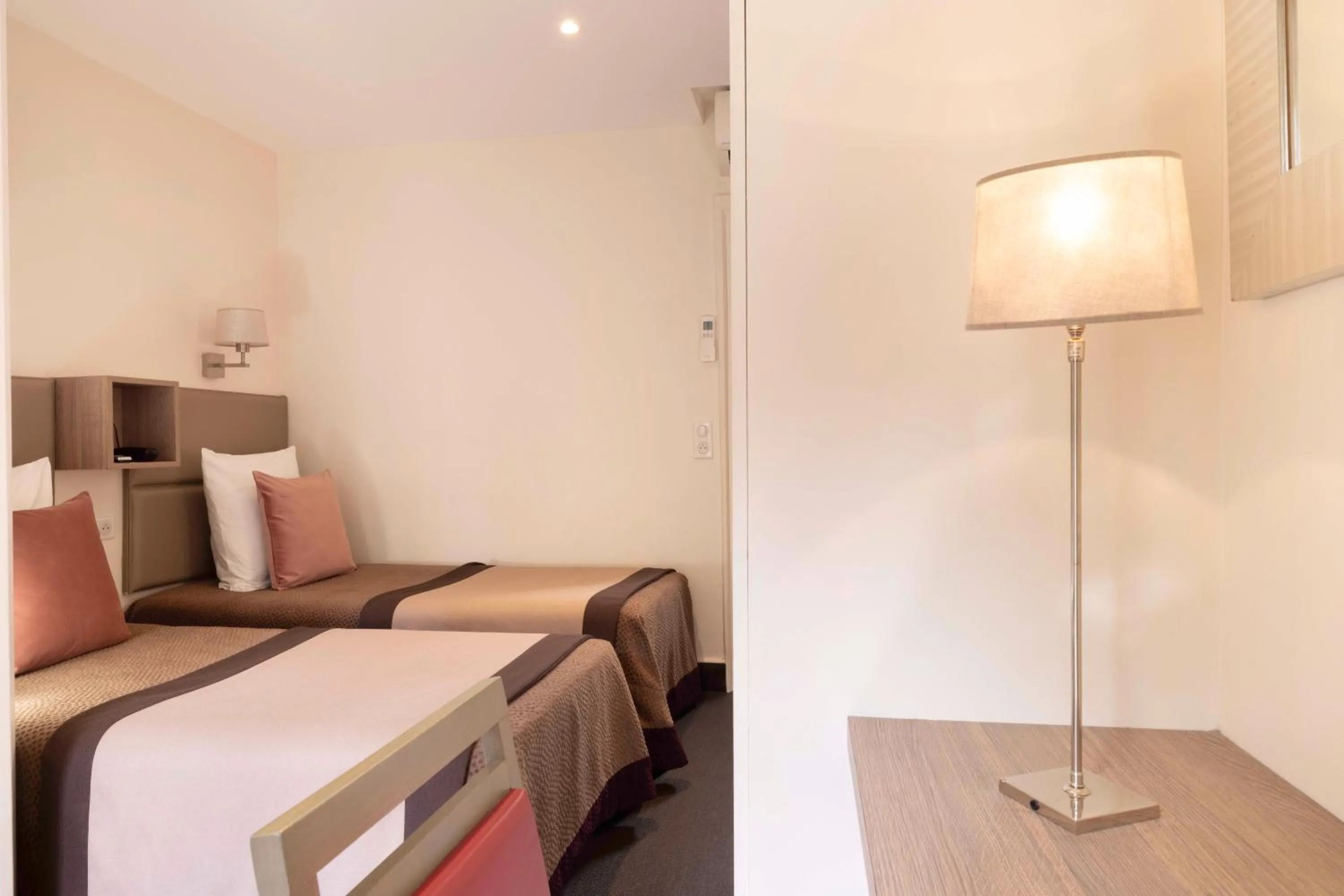 Twin Room in Hôtel Saint Pierre