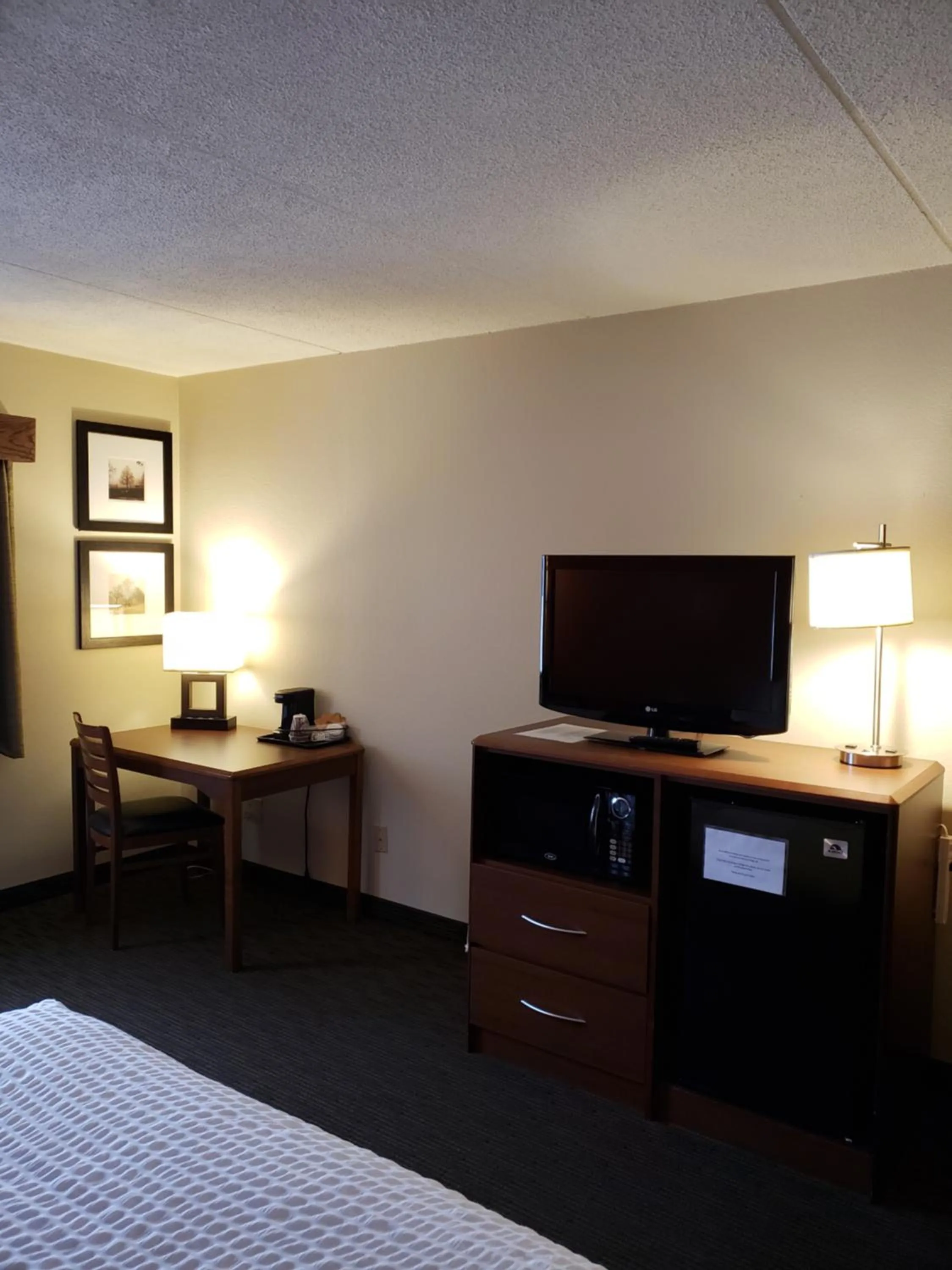 Queen Room - Mobility Access/Non-Smoking in AmericInn by Wyndham Iron River