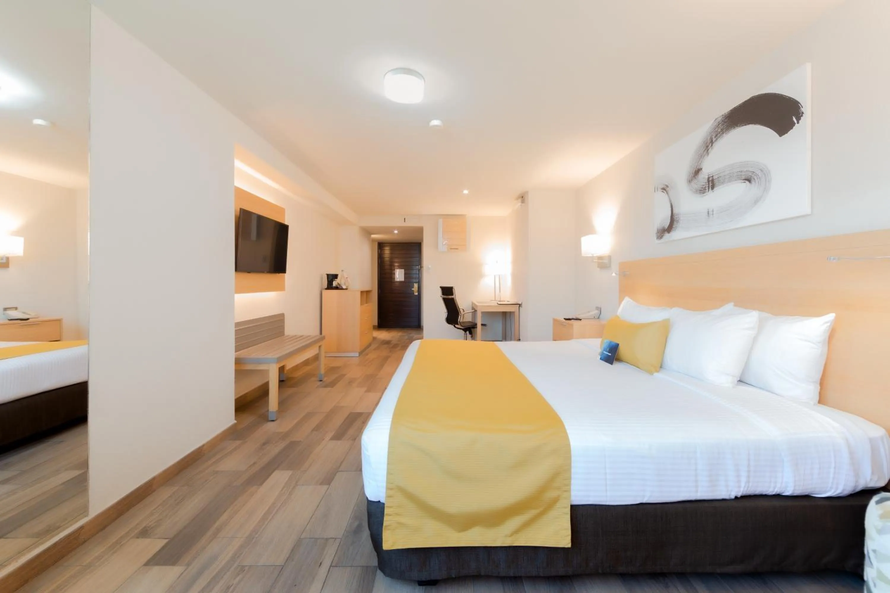 Deluxe King Room in La Joya Pachuca