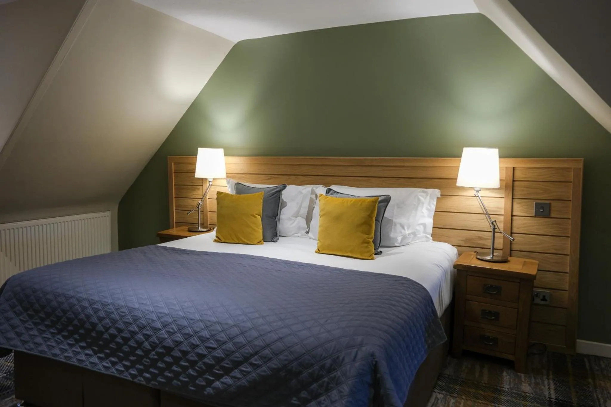 Classic Loft in Glen Mhor Hotel at Uile-bheist 'Brewstillery'