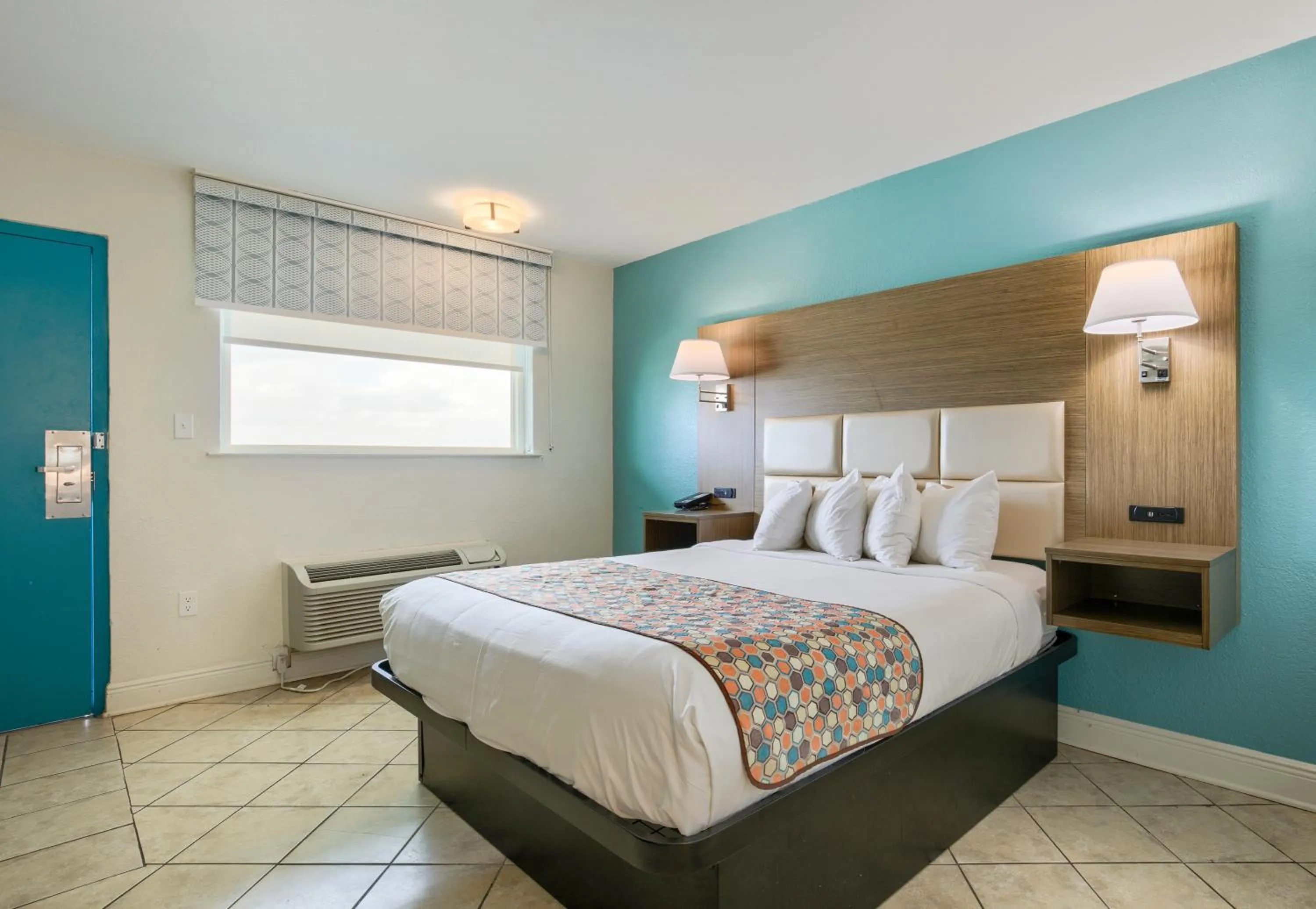 Queen Room in Beachside Resort Hotel